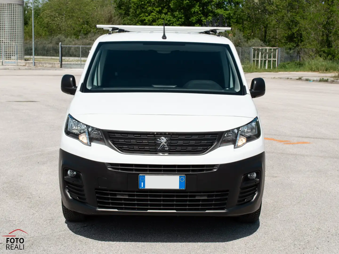 Peugeot Partner 1.5 BLUEHDI 130 CV 3 POSTI L1 PREMIUM Weiß - 2