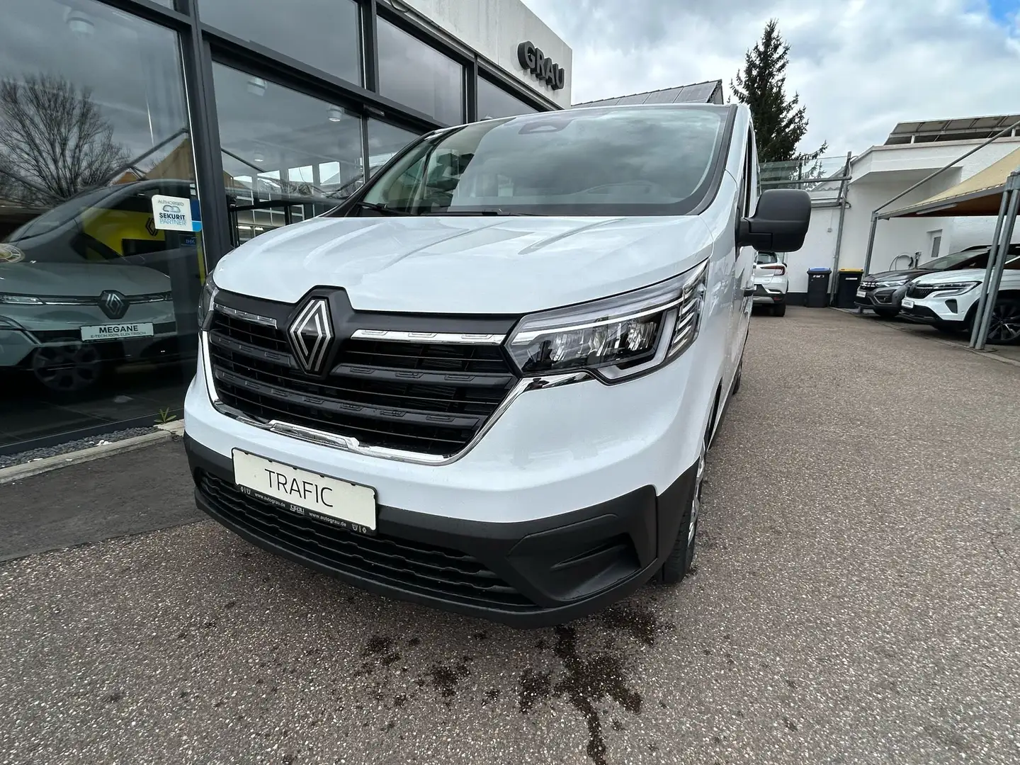 Renault Trafic L1H1 3,0t 110 PS 9-Sitzer Authentic PDC/Klima Weiß - 2