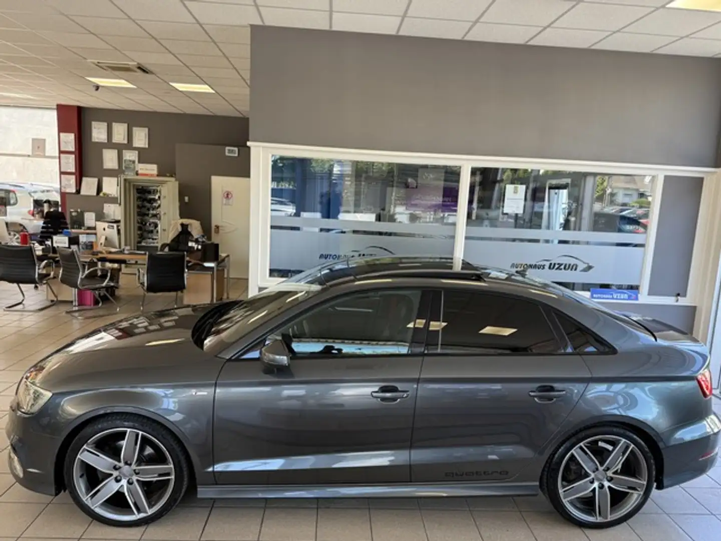 Audi A3 Limo. 2xS line Sport quattro Alcan. Pano. ACC Grau - 1