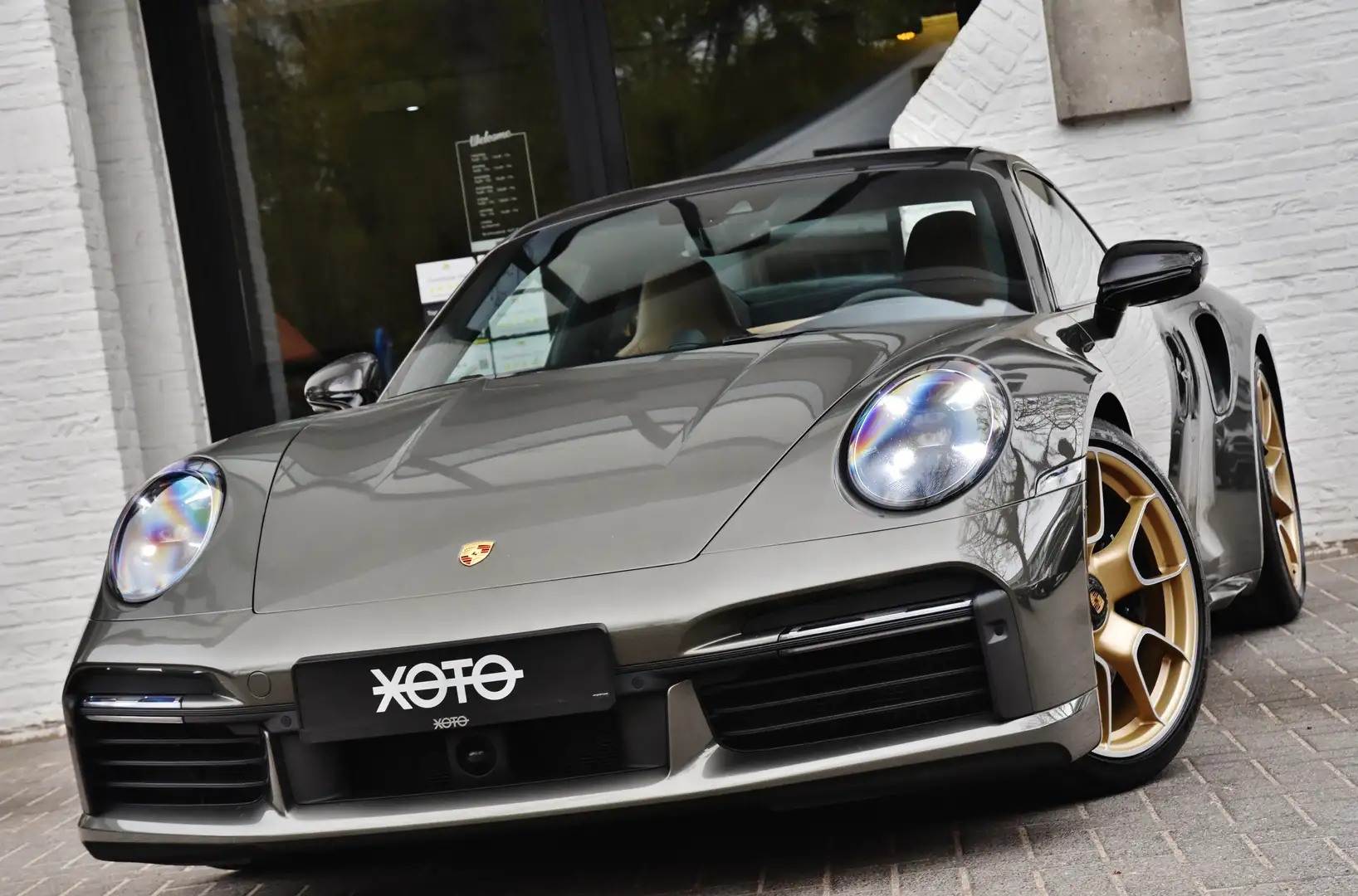 PORSCHE 911