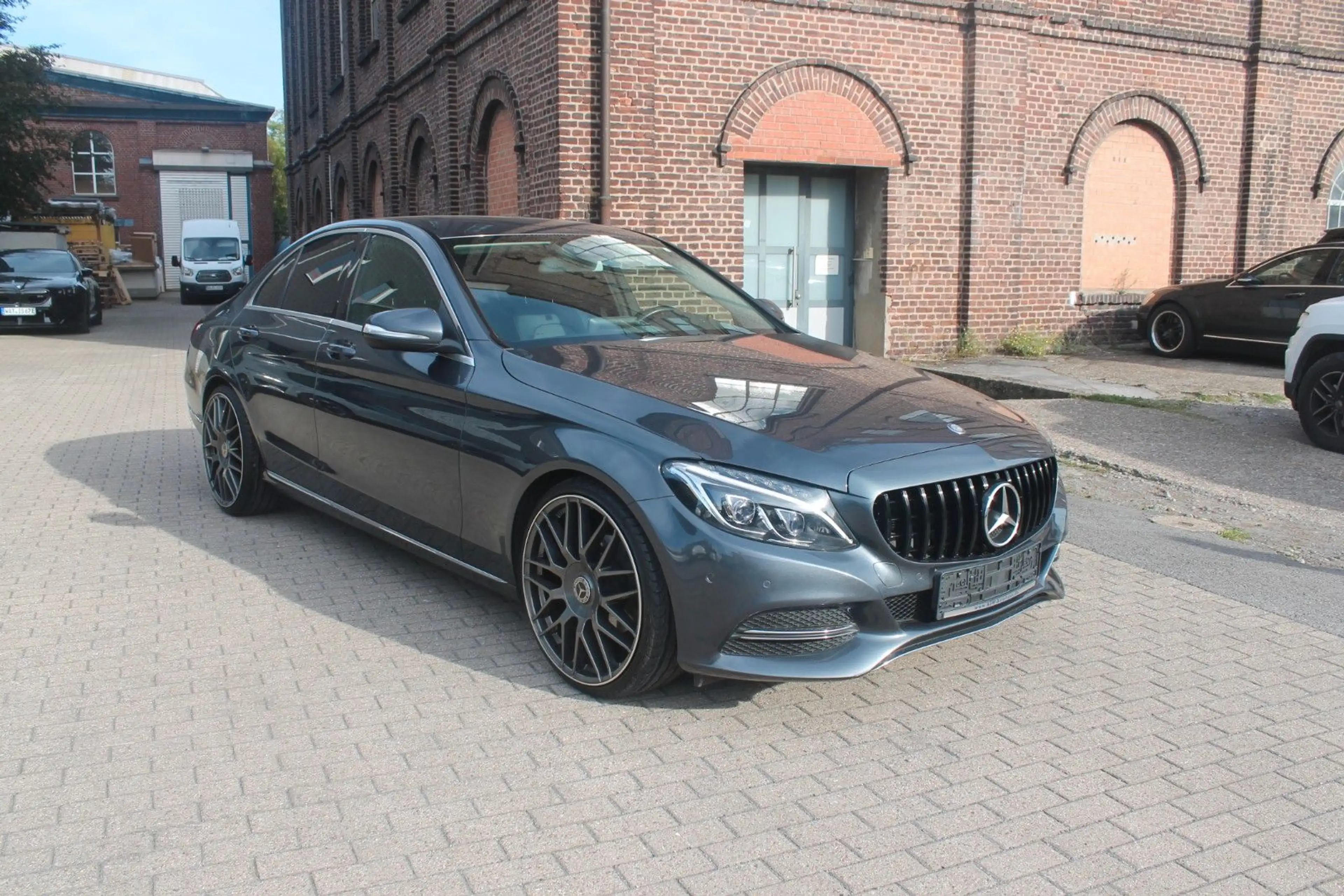 Mercedes-Benz C 180 Avantgarde*LED*20"+tiefer*Comand*Carplay — photo 15