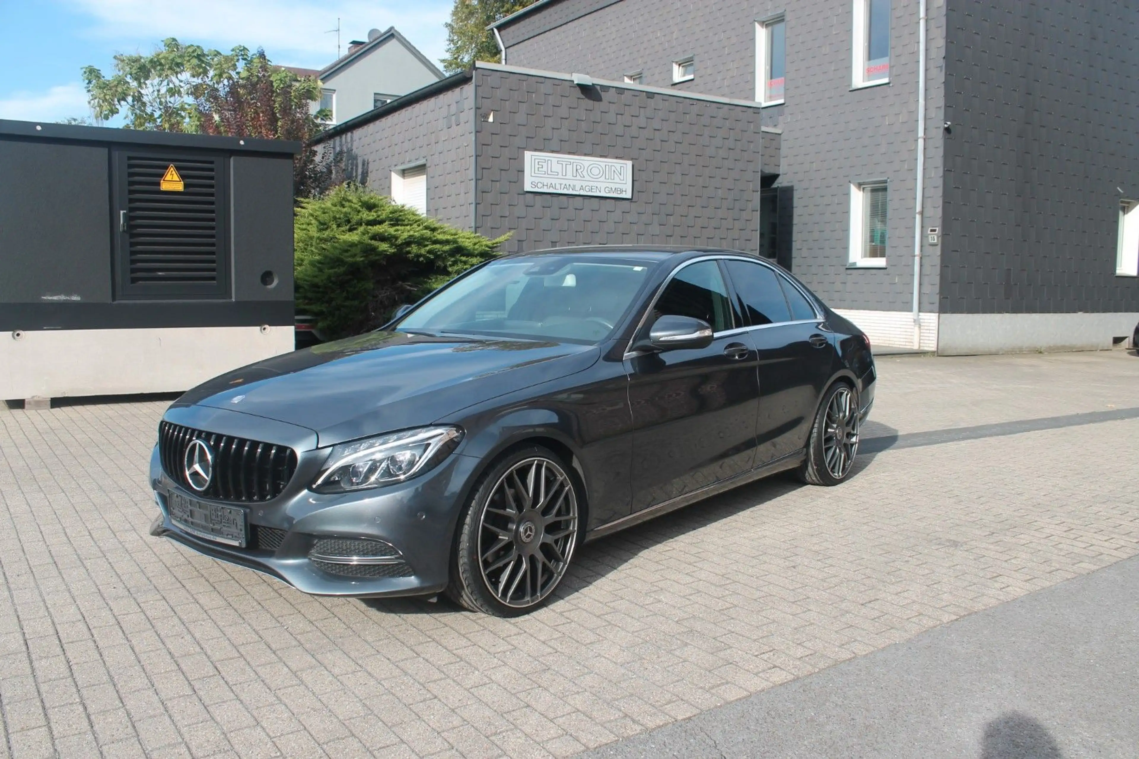 Mercedes-Benz C 180 Avantgarde*LED*20"+tiefer*Comand*Carplay — photo 2