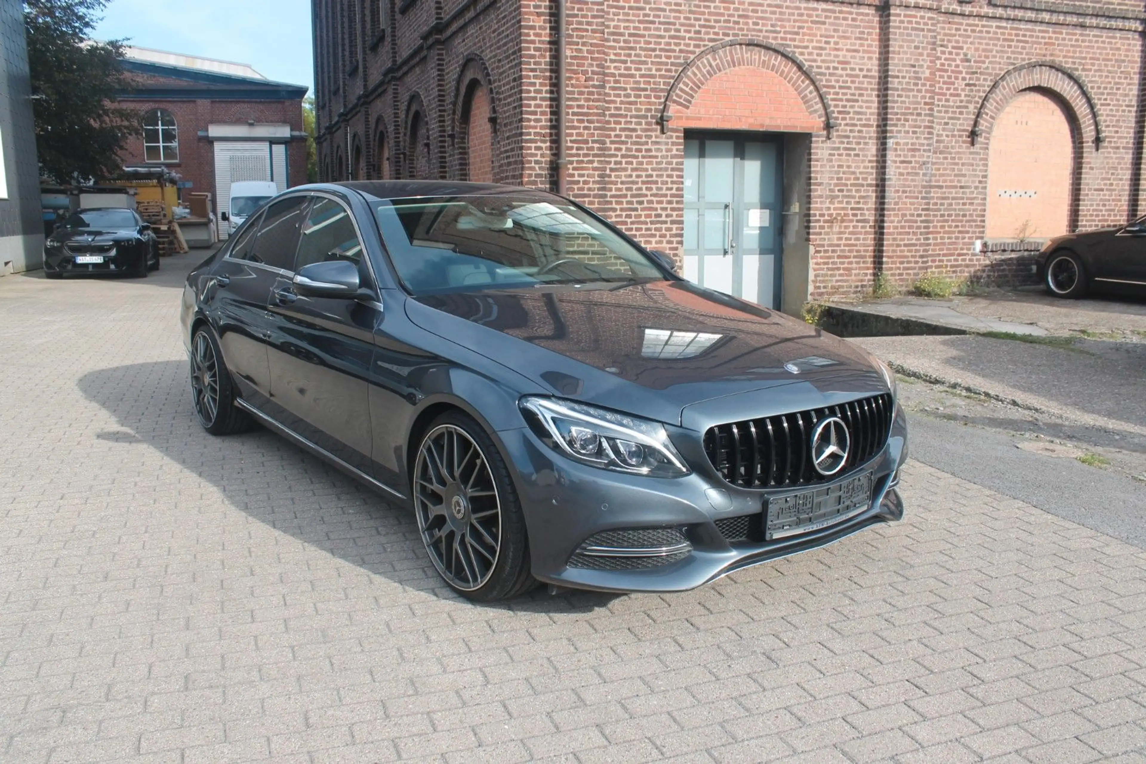Mercedes-Benz C 180 Avantgarde*LED*20"+tiefer*Comand*Carplay — photo 3