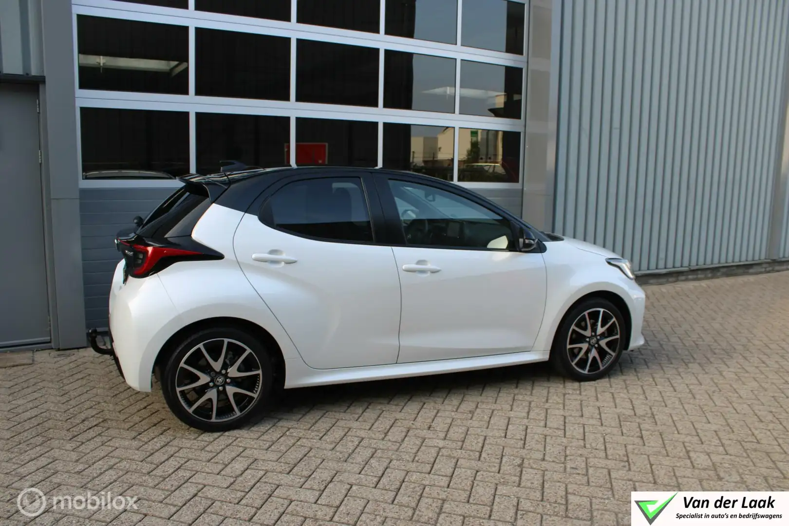 Toyota Yaris 1.5 Hybrid Executive | Panoramadak | JBL Sound | T Blanc - 2