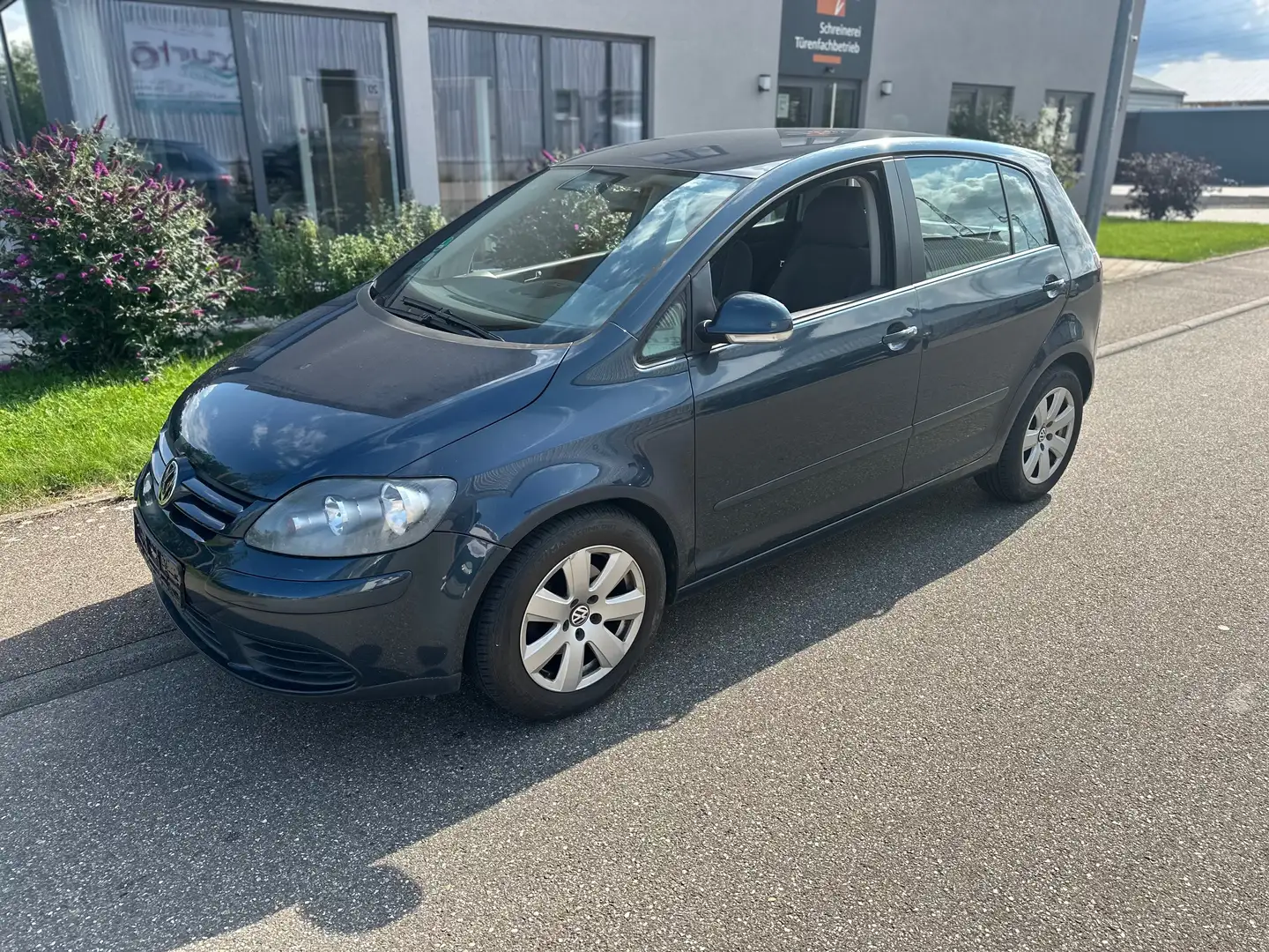 Volkswagen Golf Plus 1.6 FSI Automatik Comfortline Blau - 1