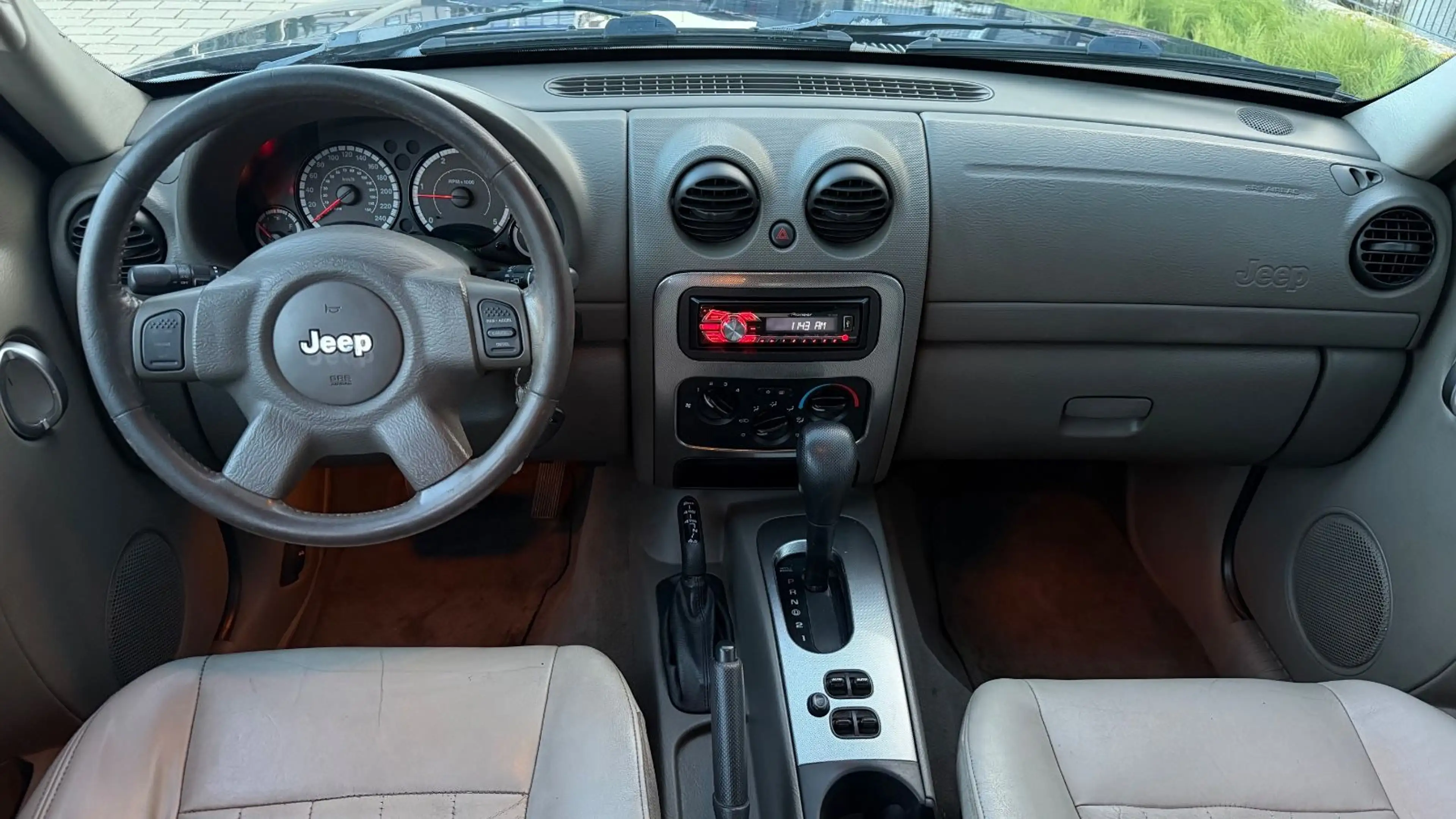 Jeep Cherokee 2.8 CRD Limited 4X4 AUTOMATIK TÜV,LEDER — photo 12