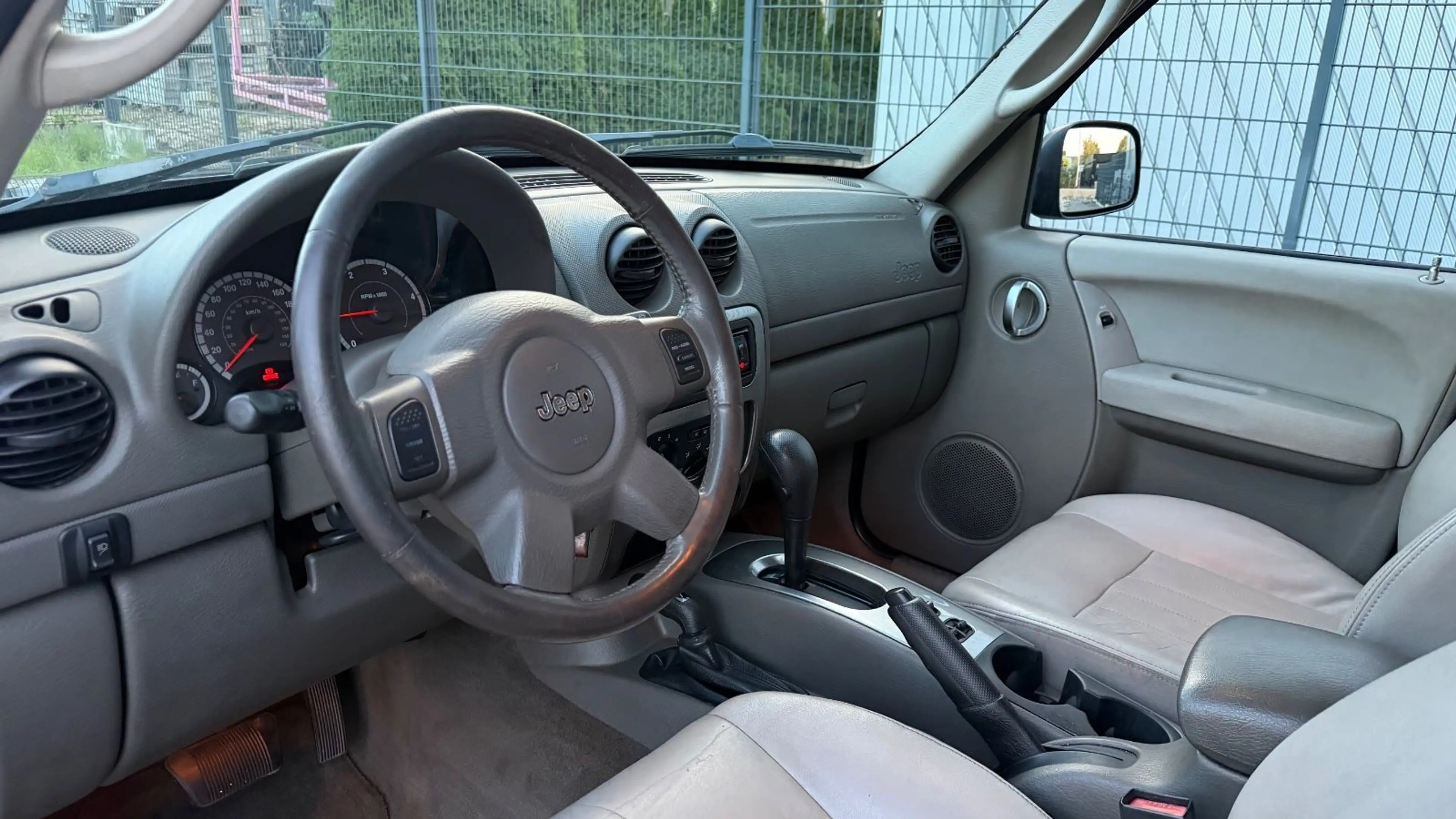 Jeep Cherokee 2.8 CRD Limited 4X4 AUTOMATIK TÜV,LEDER — photo 13