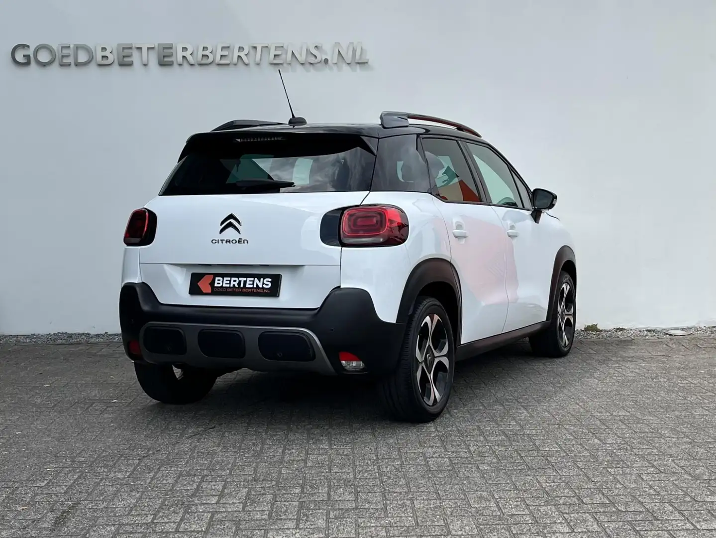 Citroen C3 Aircross 1.2 PT 110 EAT6 Shine | Automaat | Navi | Prijs is Bianco - 2
