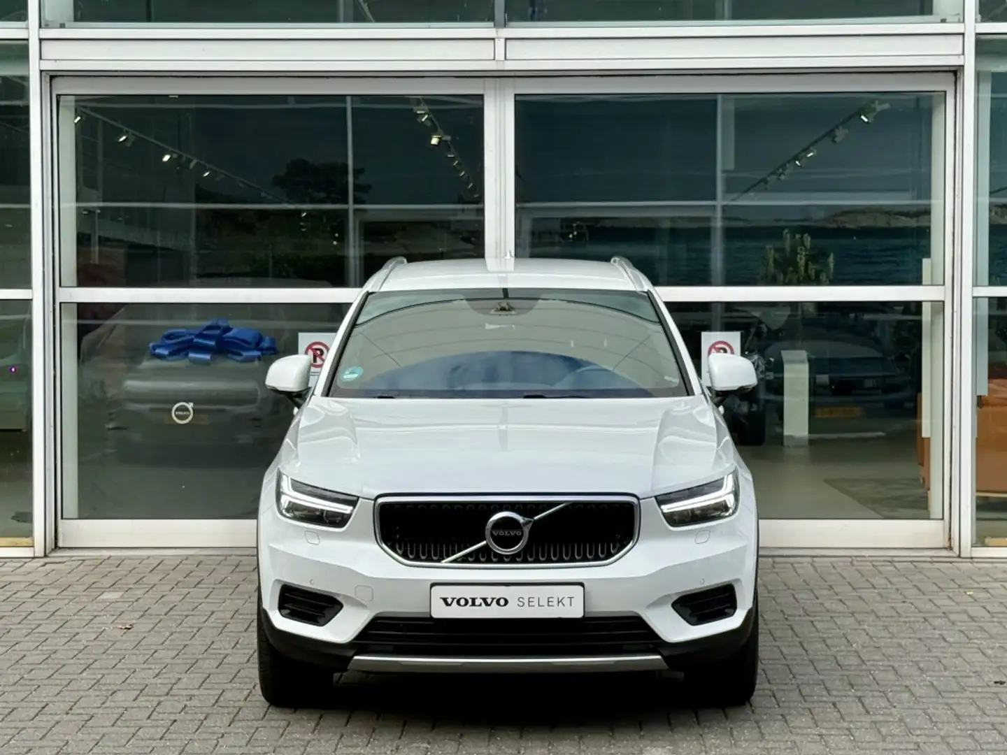 Volvo XC40 T2 129PK AUT8 Momentum Pro| Adap.Cruise| Camera| S Blanc - 2