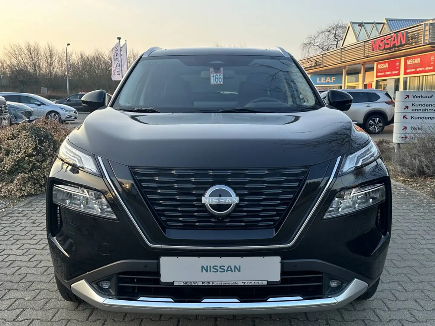 Nissan X-Trail 1.5 VC-T e-4ORCE 213 PS 4x4 Tekna 5 Sitze PGD Bose Schwarz - 2