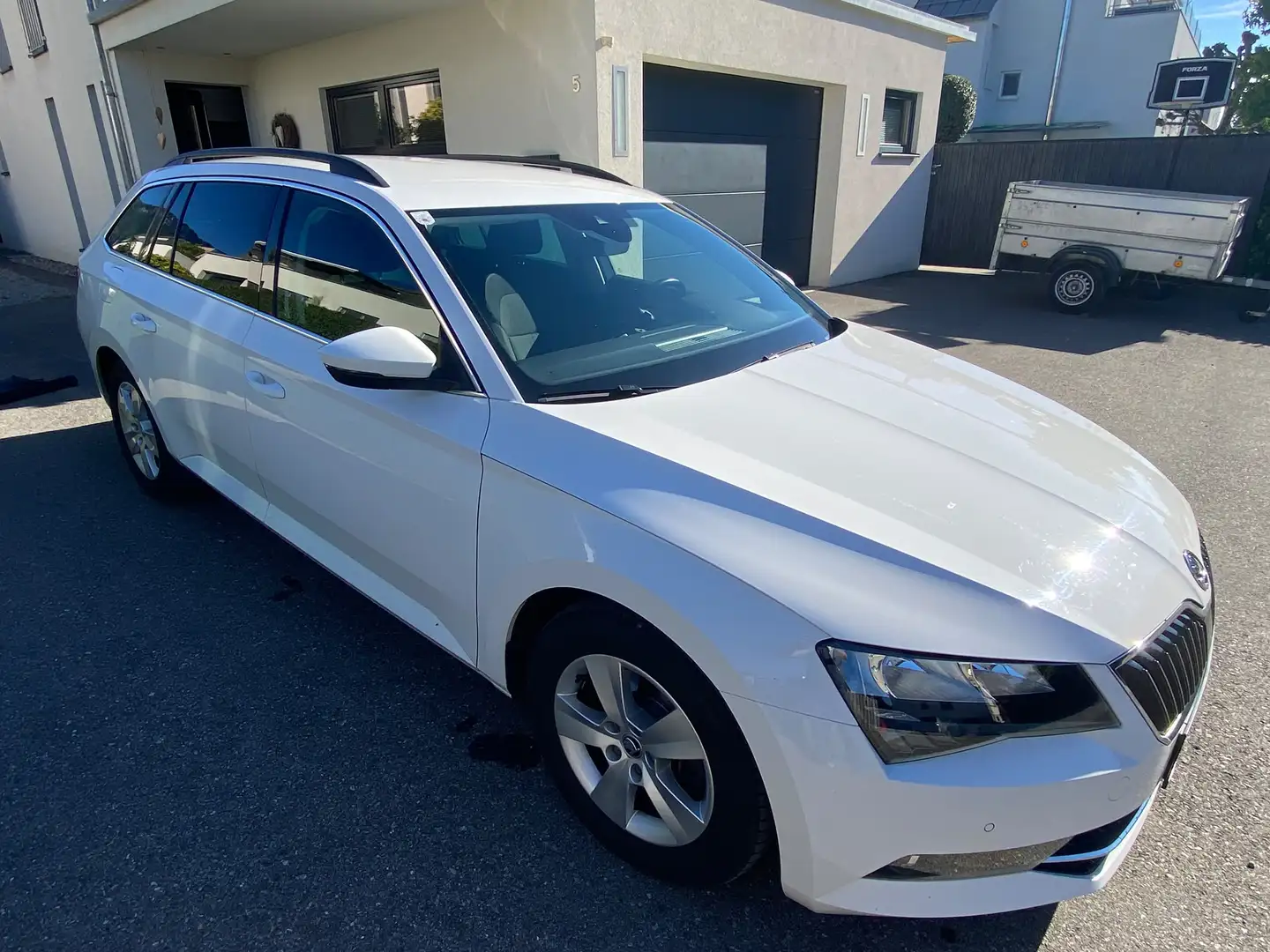 Skoda Superb Superb Kombi 2,0 TDI Ambition DSG Ambition Weiß - 1