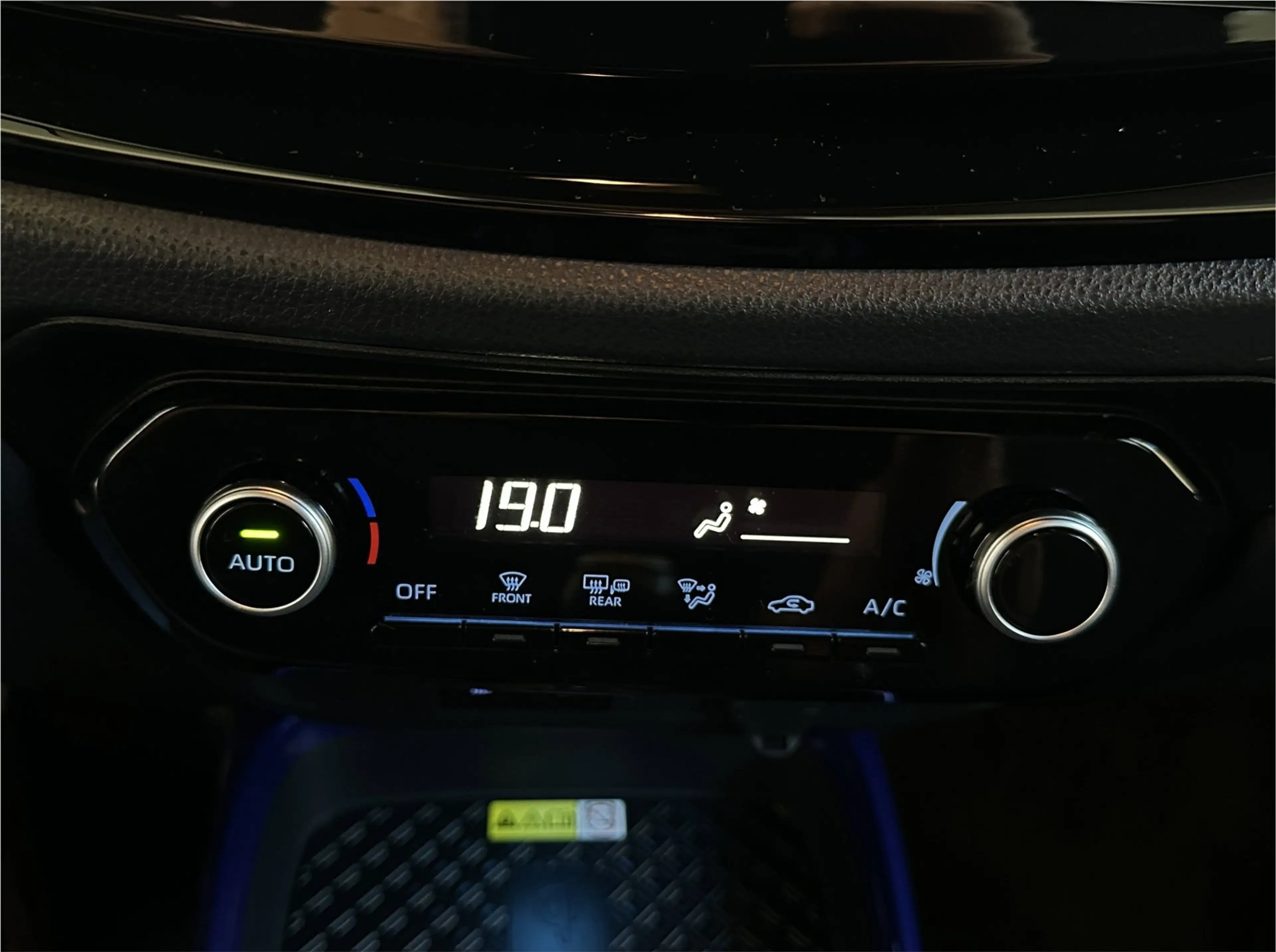 Toyota Aygo X 1.0 VVT-i MT Pulse | Apple Carplay/ Android Auto | — photo 22