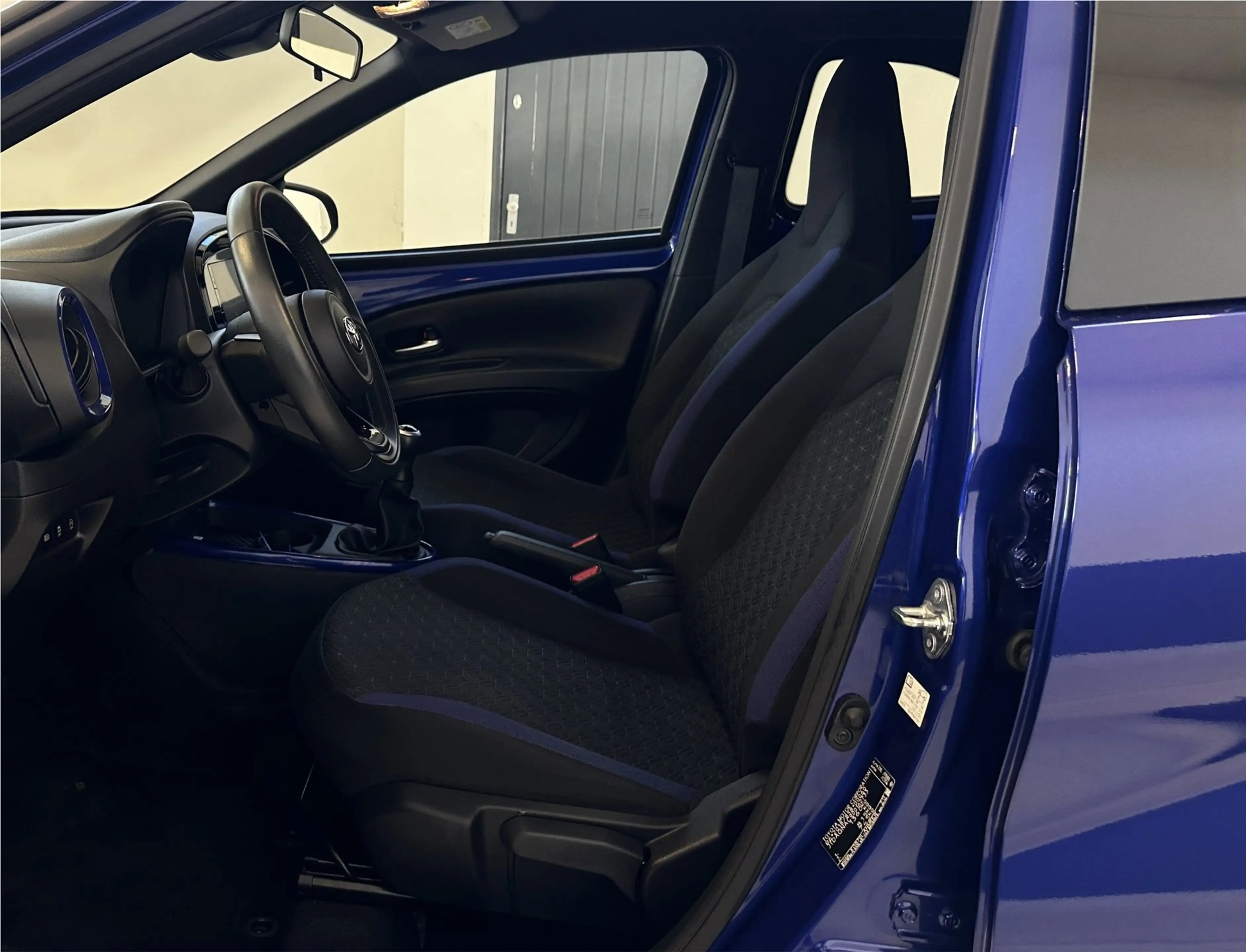 Toyota Aygo X 1.0 VVT-i MT Pulse | Apple Carplay/ Android Auto | — photo 30