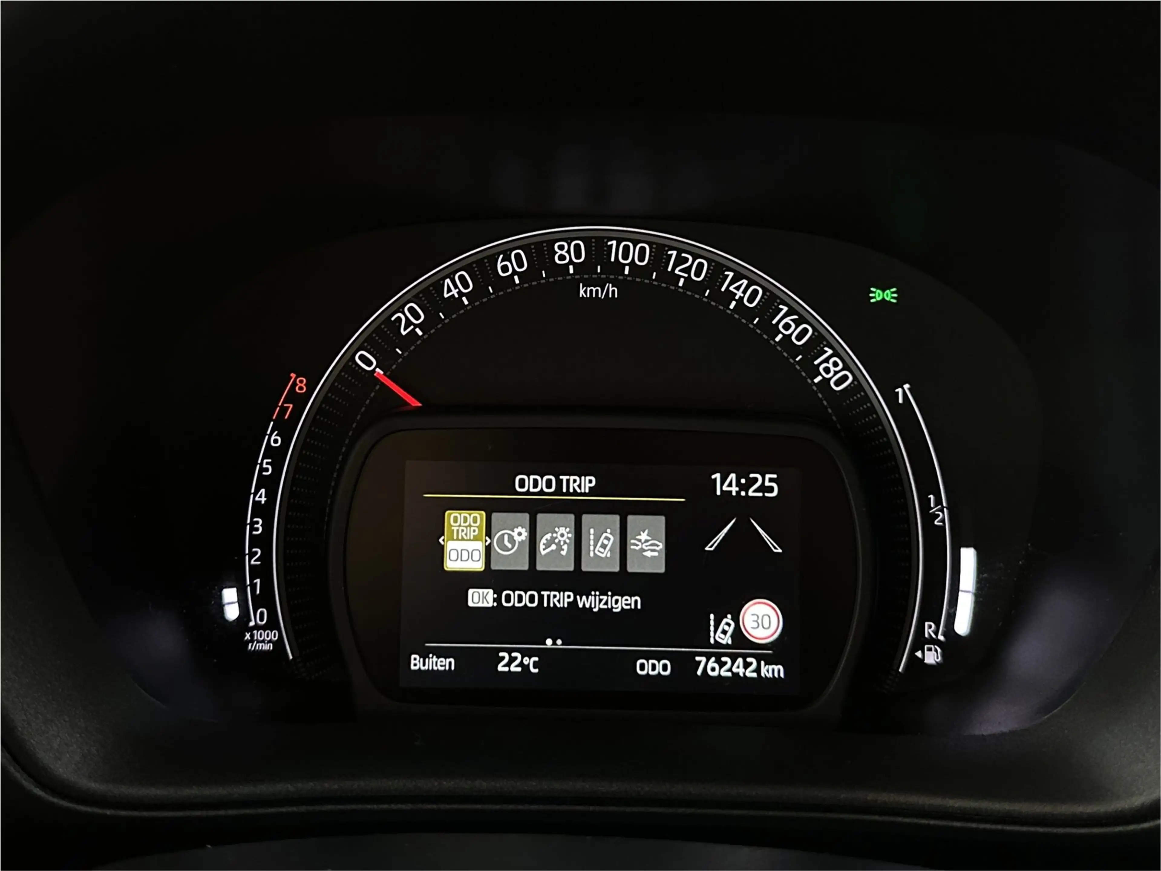 Toyota Aygo X 1.0 VVT-i MT Pulse | Apple Carplay/ Android Auto | — photo 8