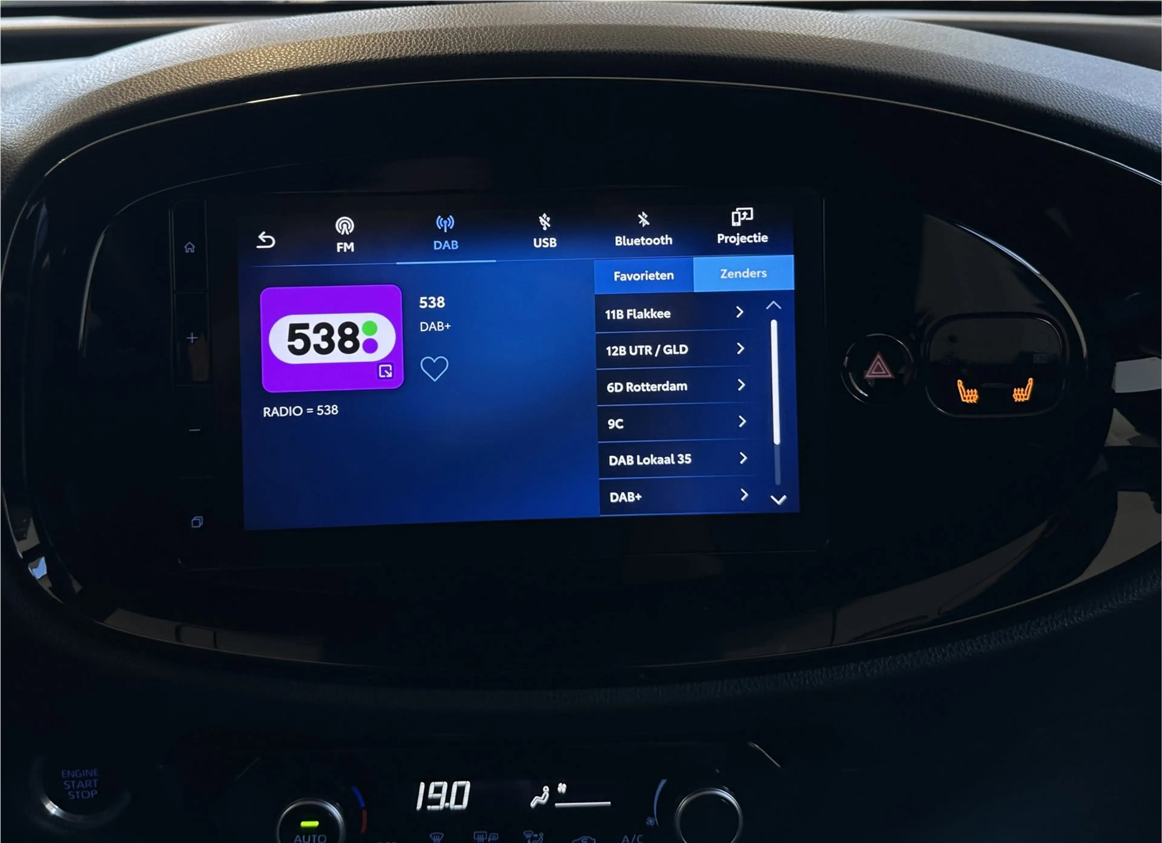 Toyota Aygo X 1.0 VVT-i MT Pulse | Apple Carplay/ Android Auto | — photo 25