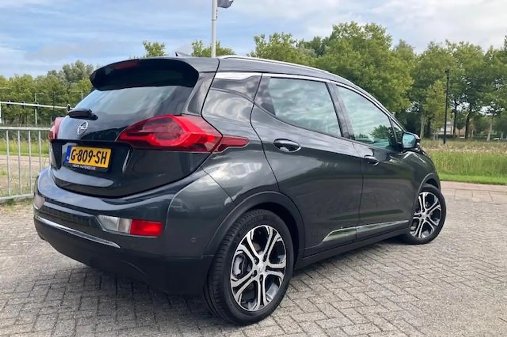 Opel Ampera-E Business Executive 60 kWh Automaat Gris - 2