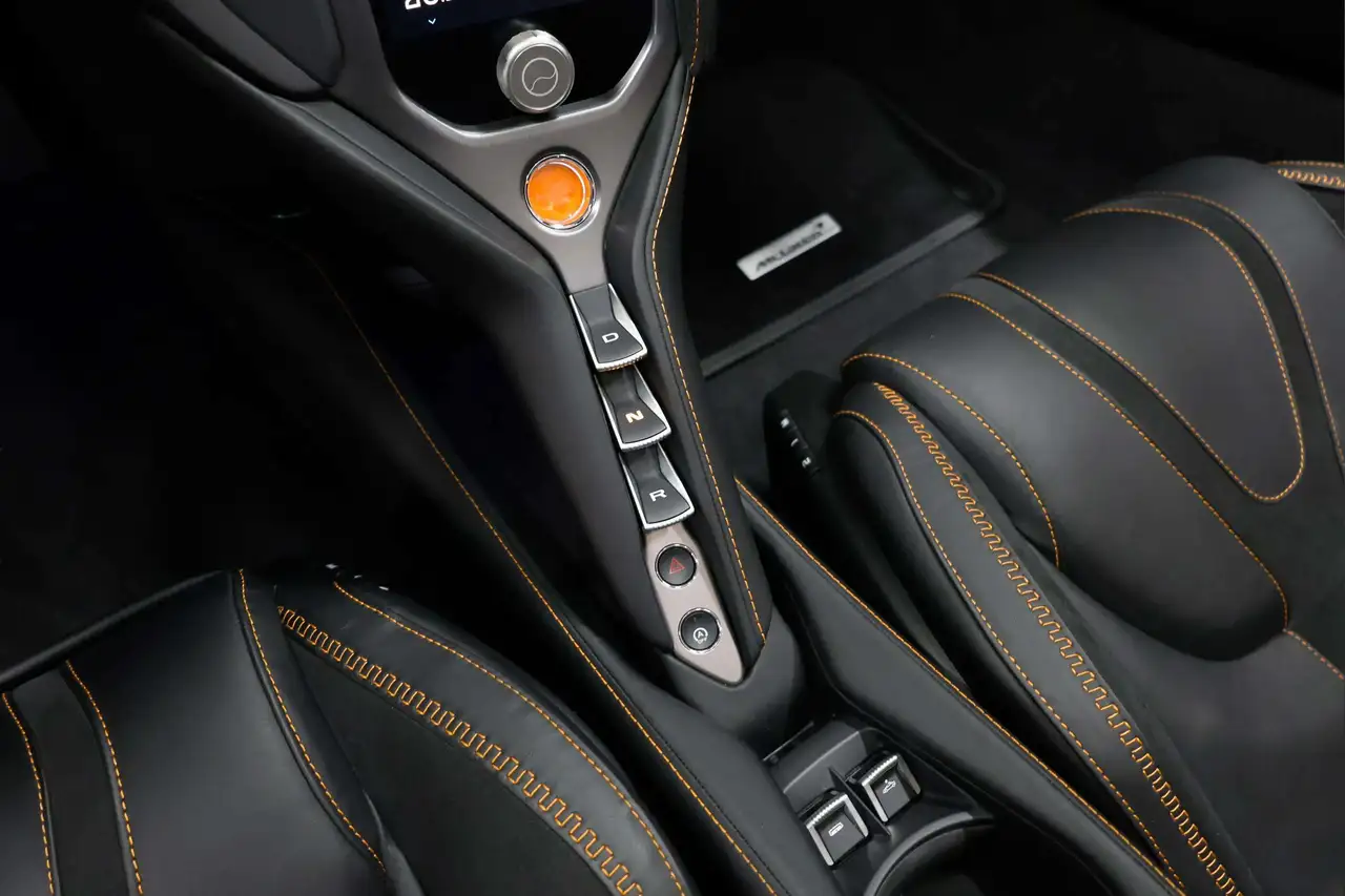 McLaren 750S снимка McLaren 750S