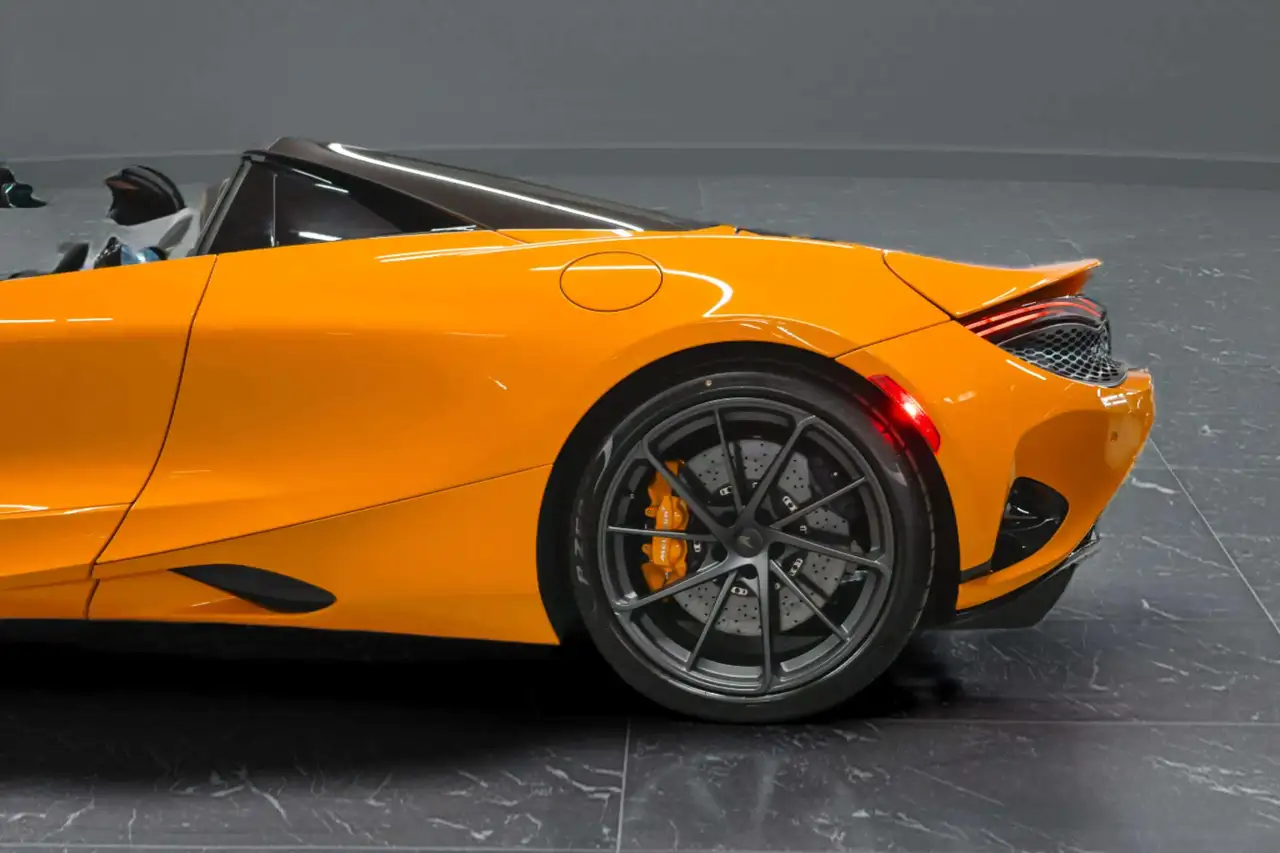 McLaren 750S снимка McLaren 750S