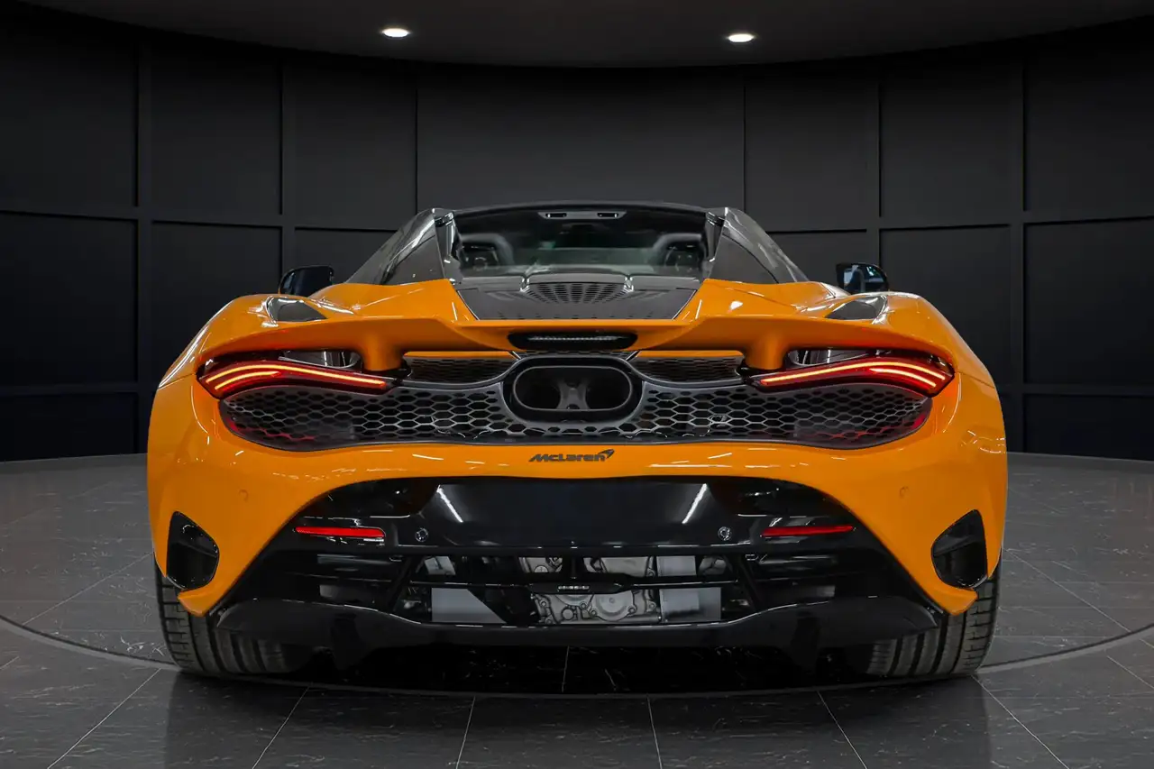 McLaren 750S снимка McLaren 750S