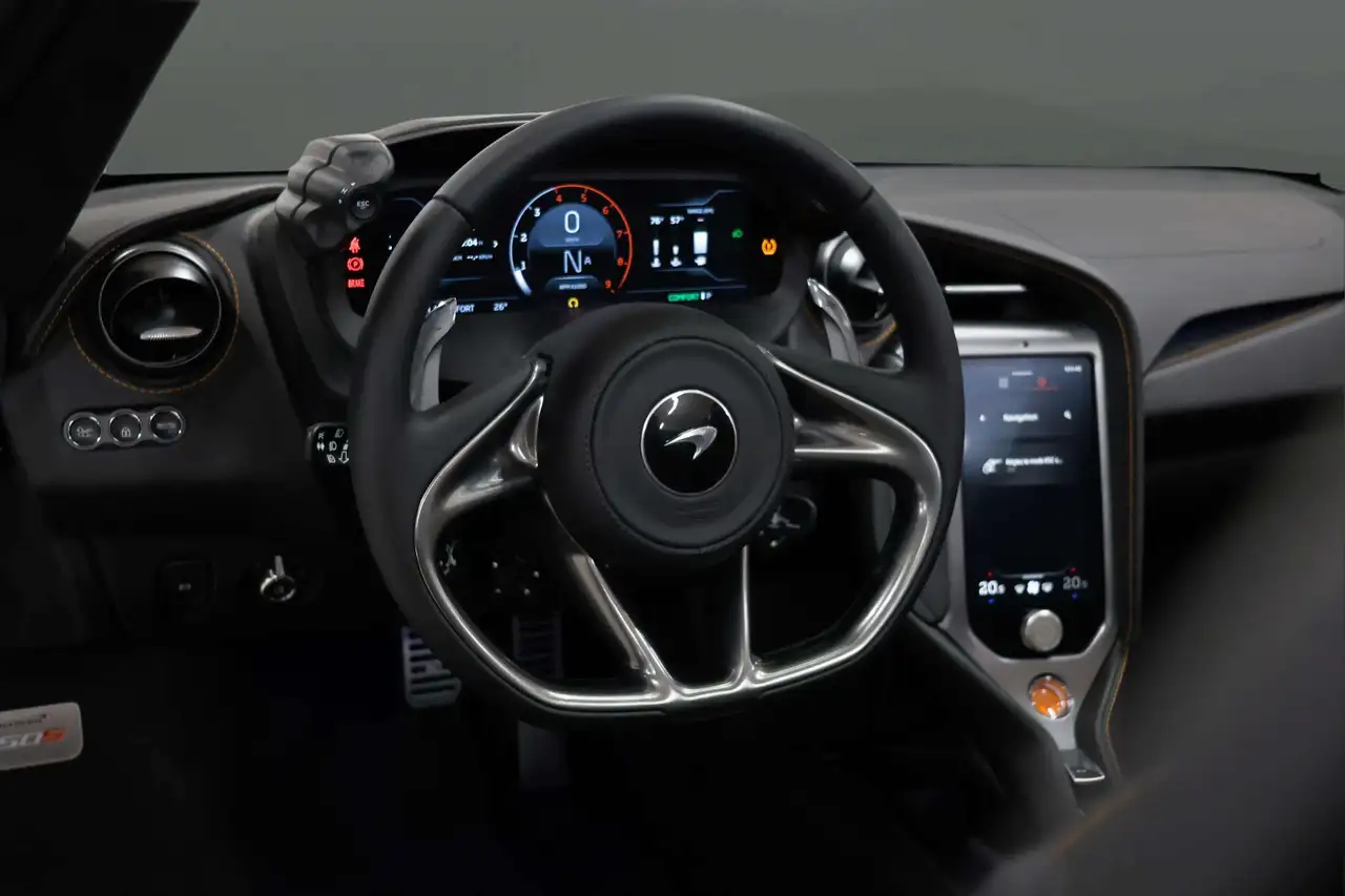 McLaren 750S снимка McLaren 750S