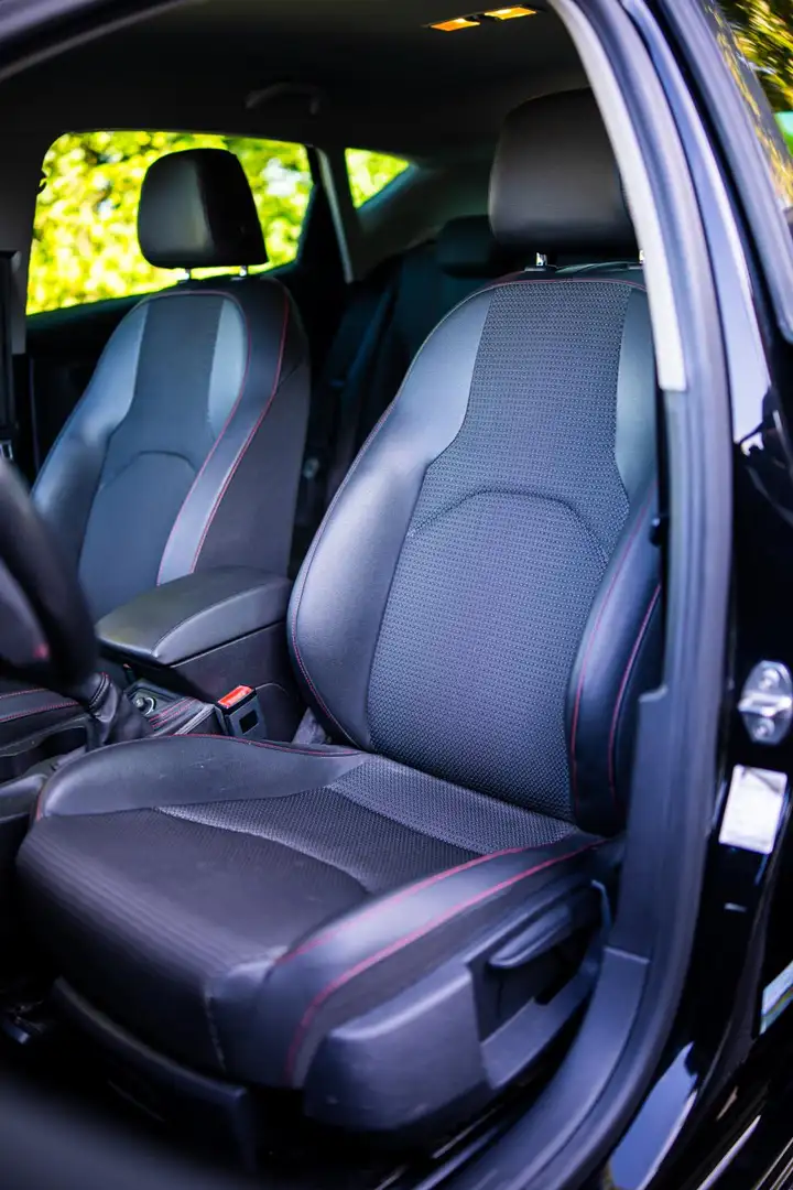 SEAT Leon 1.4 TSI FR Climate I Cruise I Half Leder I 17 Inch Zwart - 2