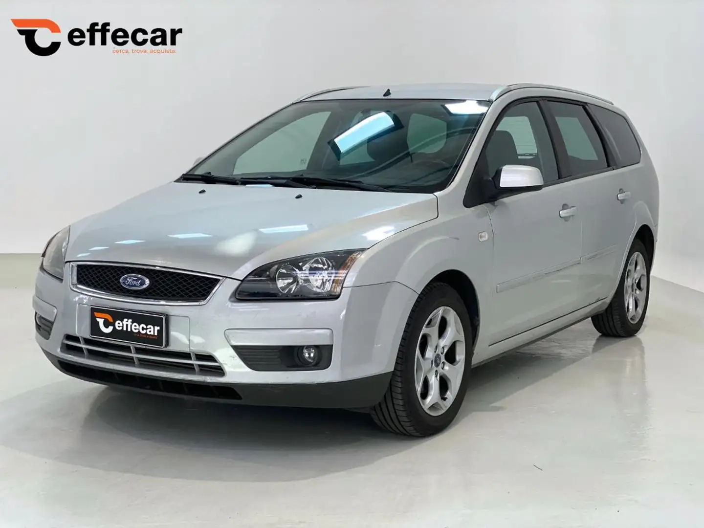 Ford Focus 1.6 TDCi (90CV) SW Silber - 1