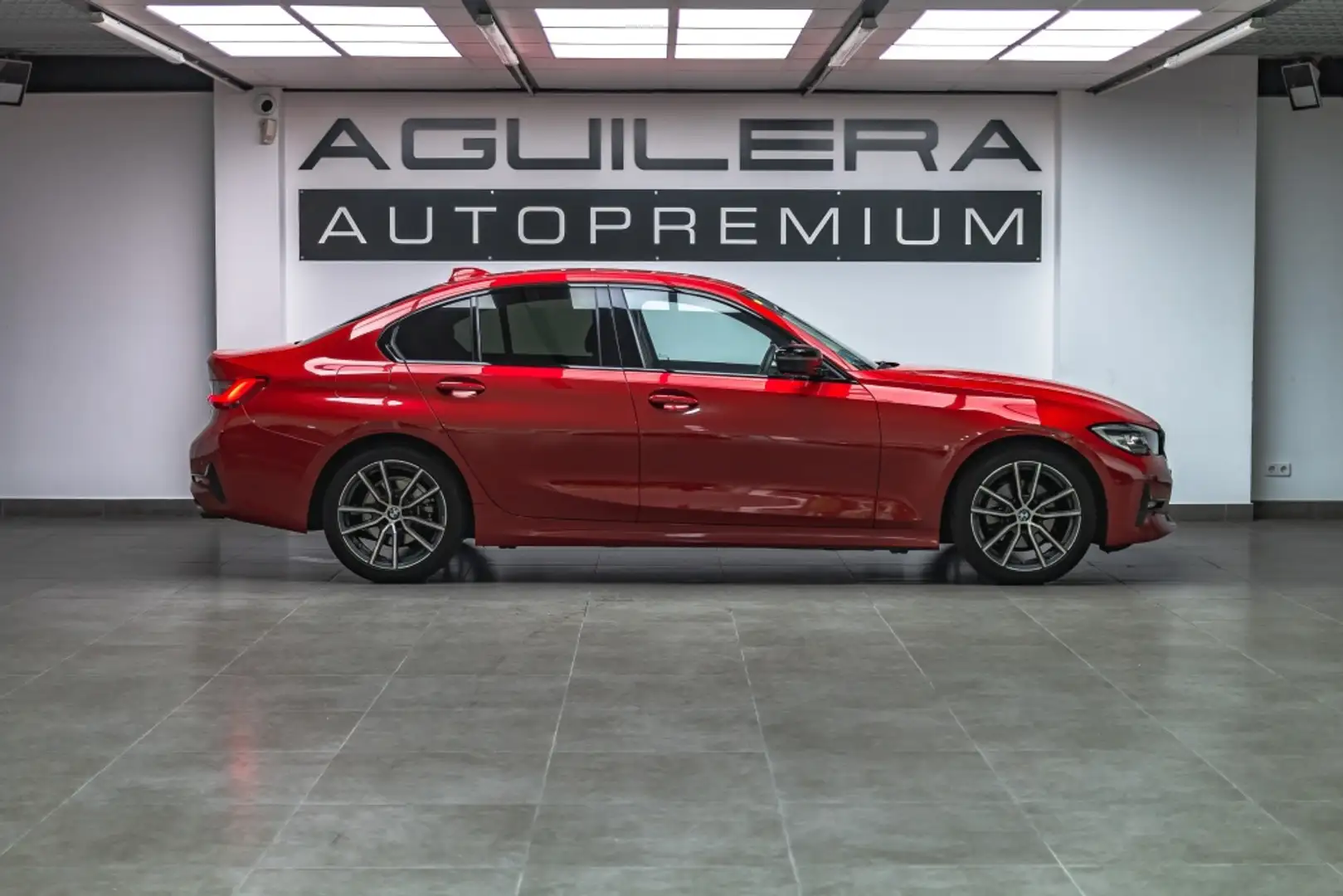 BMW 320 320dA Rouge - 2