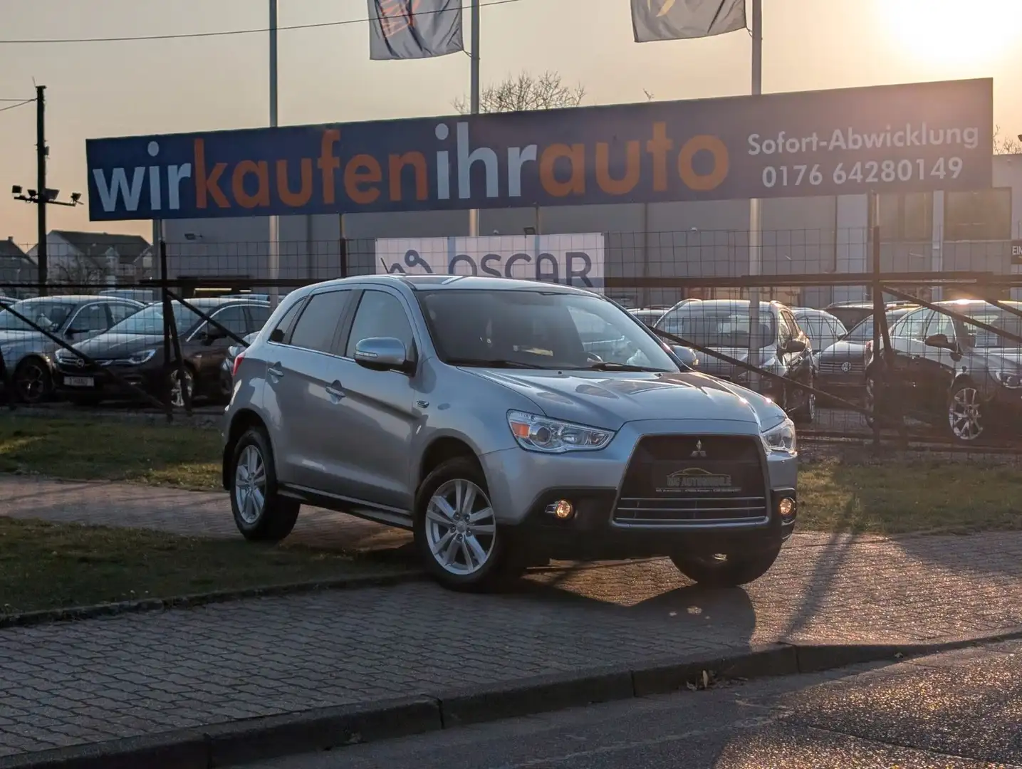Mitsubishi ASX 35 Jahre 2WD*1-HAND*KAMERA*KLIMA*ZV-FUNK !! Silber - 1