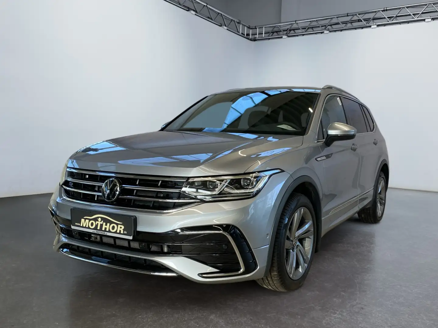Volkswagen Tiguan Allspace R-Line 2.0 TDI DSG 4Motion Stříbrná - 2