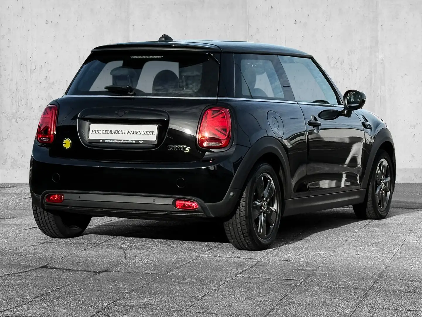 MINI Cooper SE ESSENTIAL TRIM+NAVI+PANORAMADACH+PARKASSISTANT+SIT Schwarz - 2