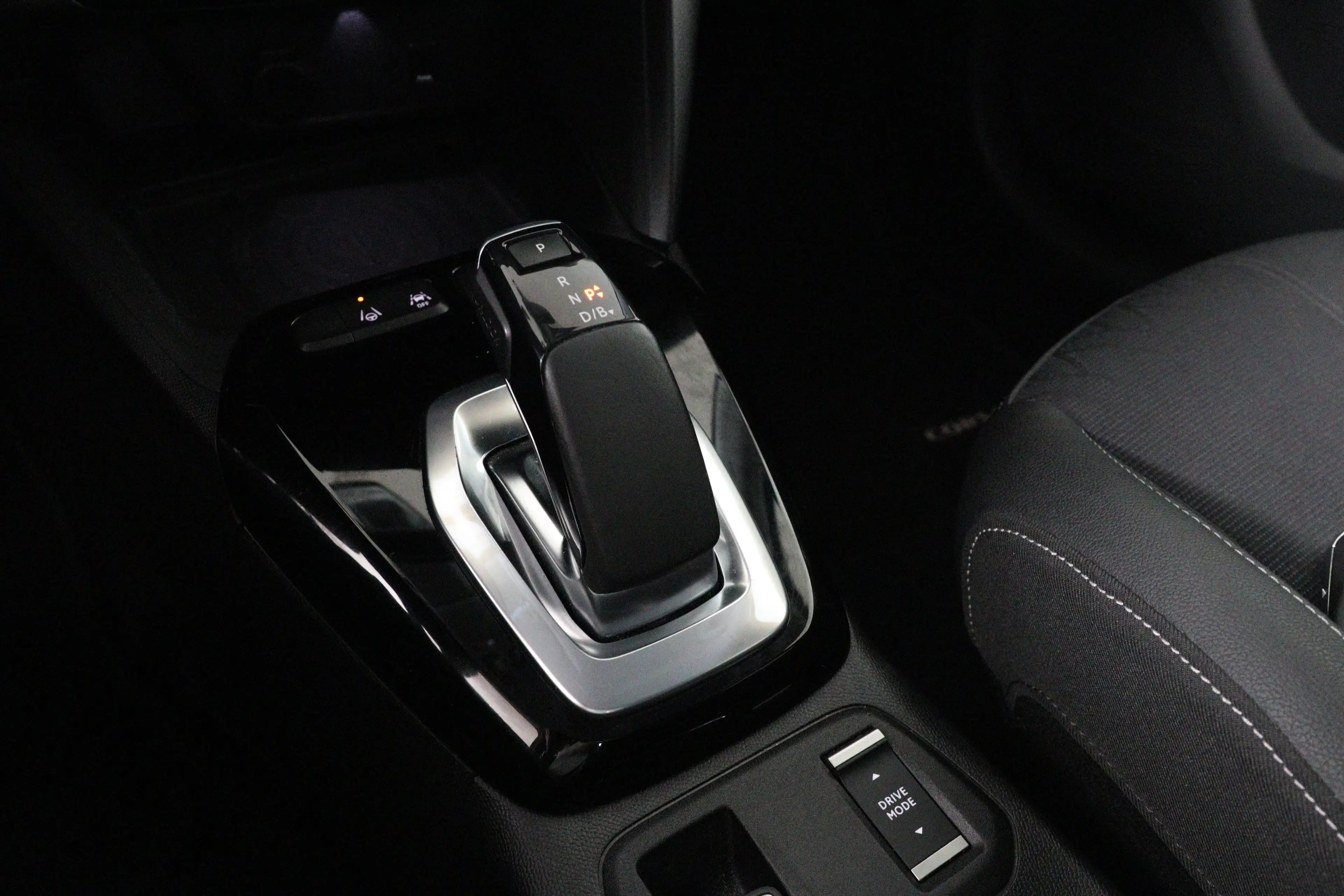 Opel Corsa-e Elegance 50 kWh | Adaptive Cruise | Keyless | Clim — photo 35