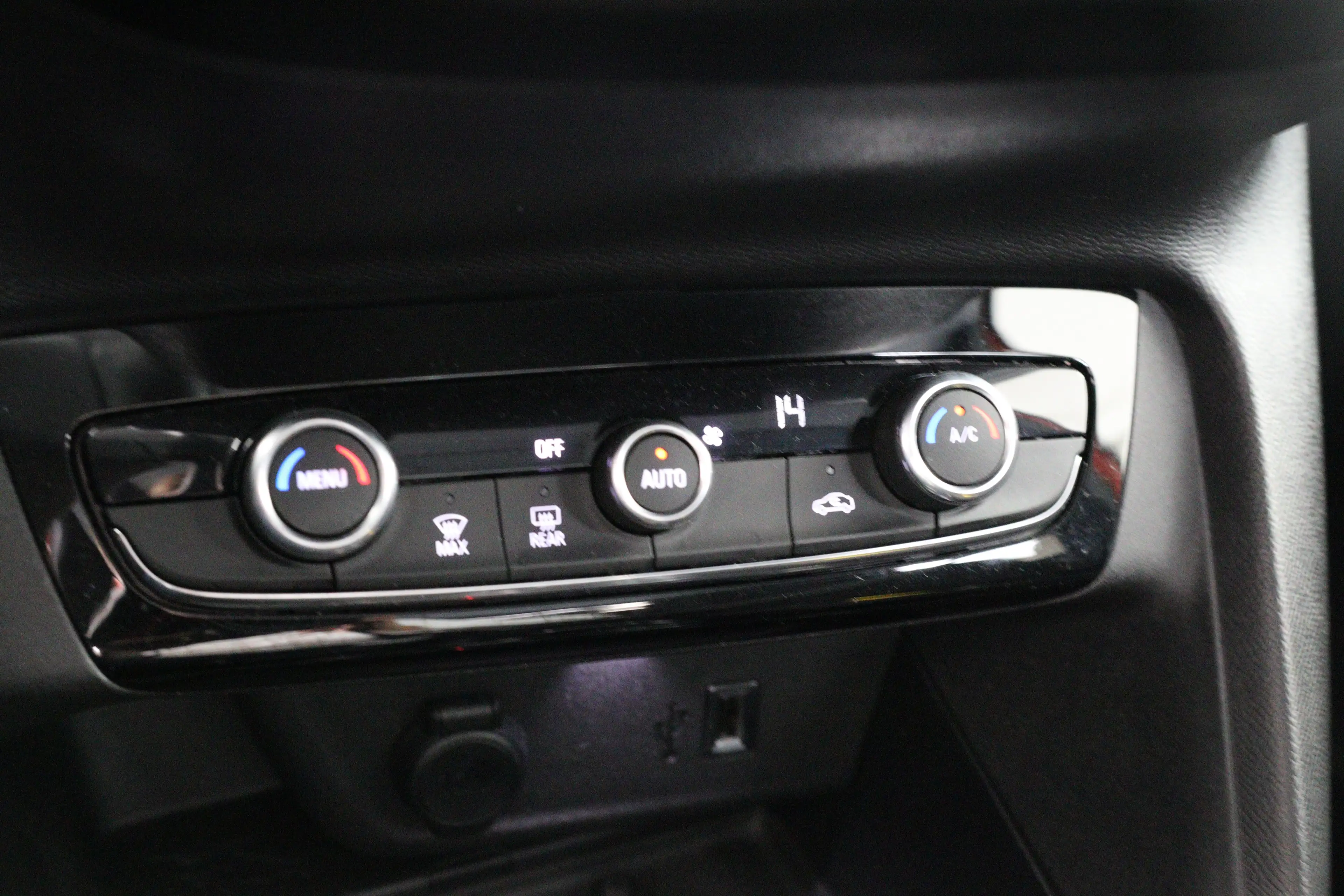 Opel Corsa-e Elegance 50 kWh | Adaptive Cruise | Keyless | Clim — photo 34