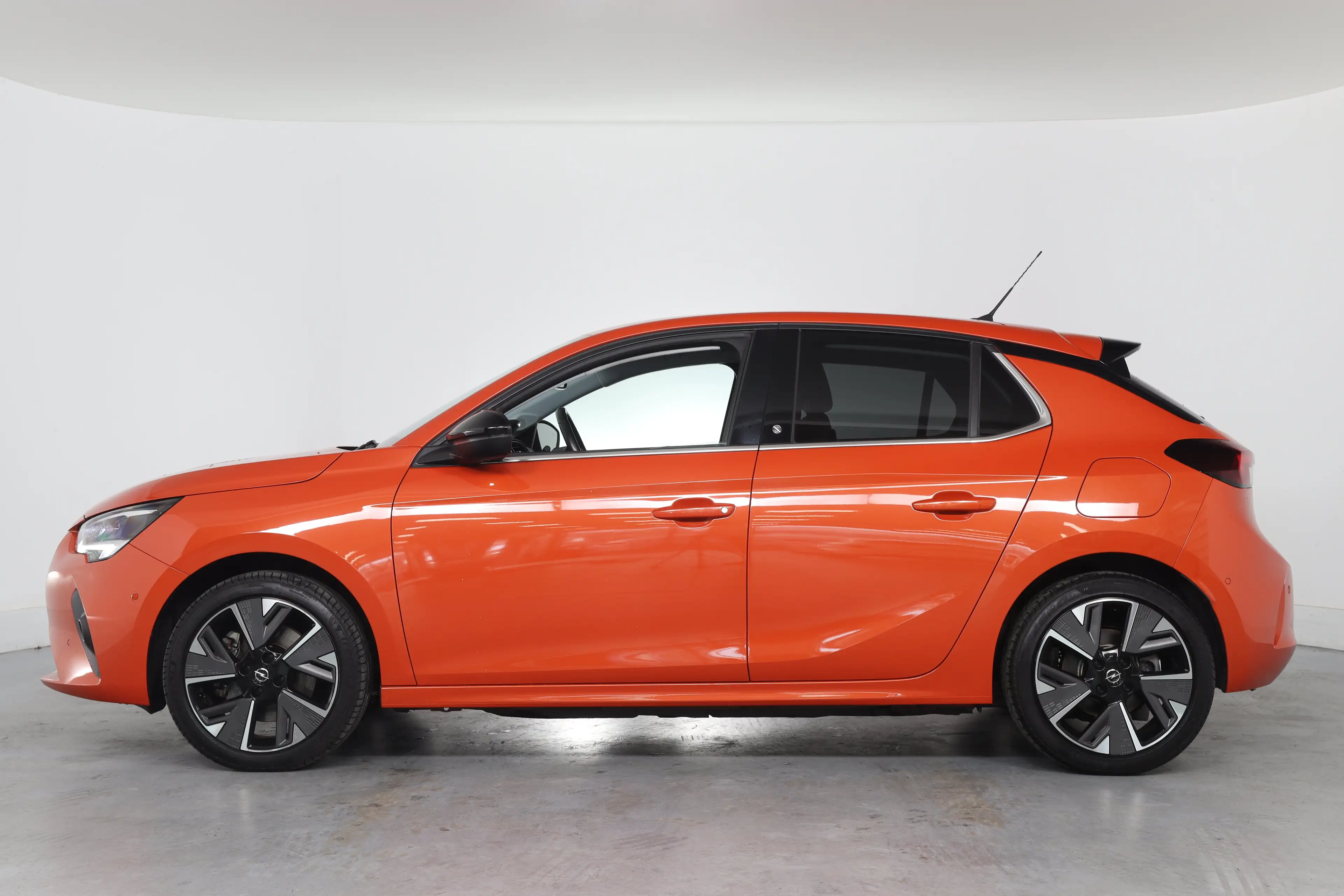 Opel Corsa-e Elegance 50 kWh | Adaptive Cruise | Keyless | Clim — photo 3