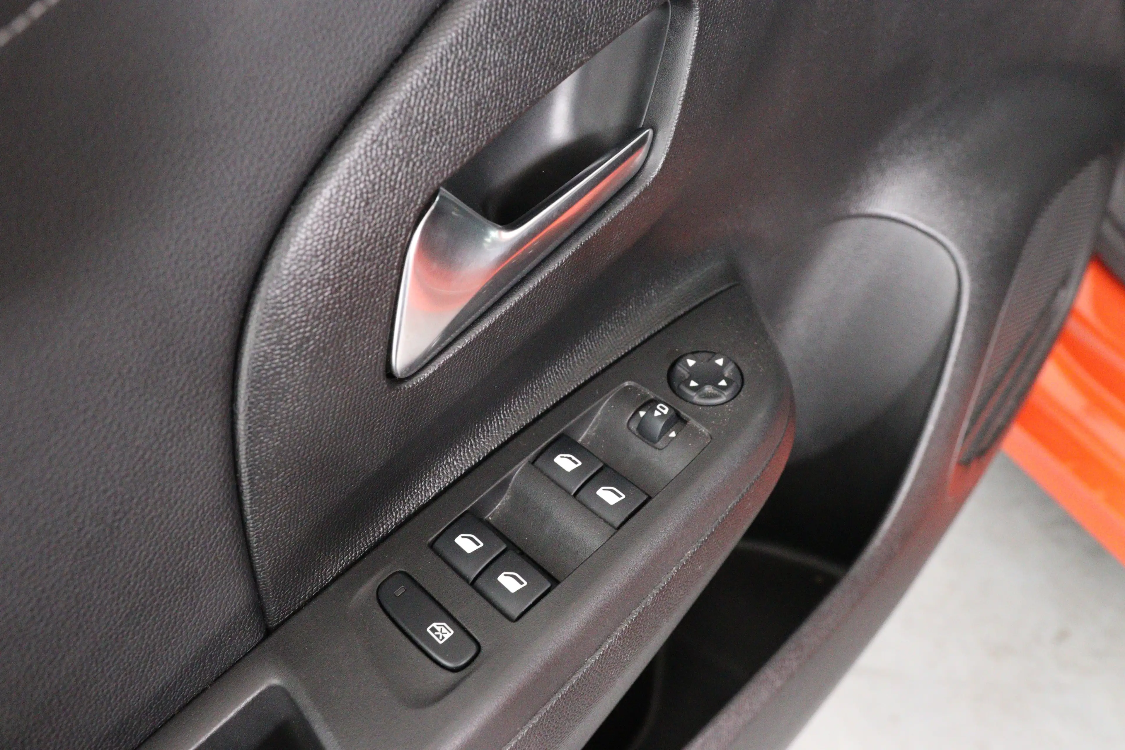 Opel Corsa-e Elegance 50 kWh | Adaptive Cruise | Keyless | Clim — photo 25