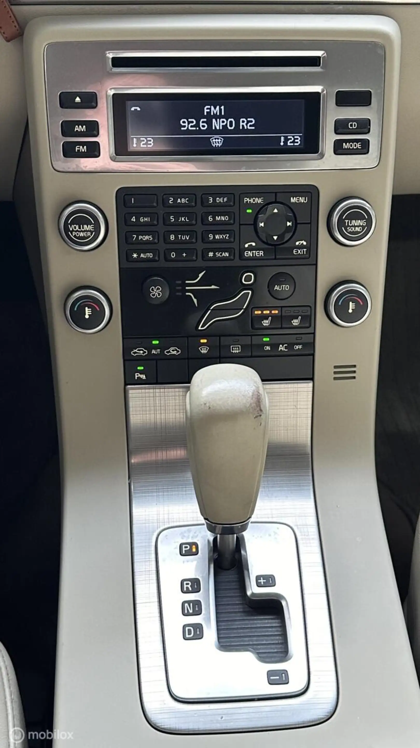 Volvo V70 3.0 T6 AWD Momentum NL AUTO / LEER — photo 4