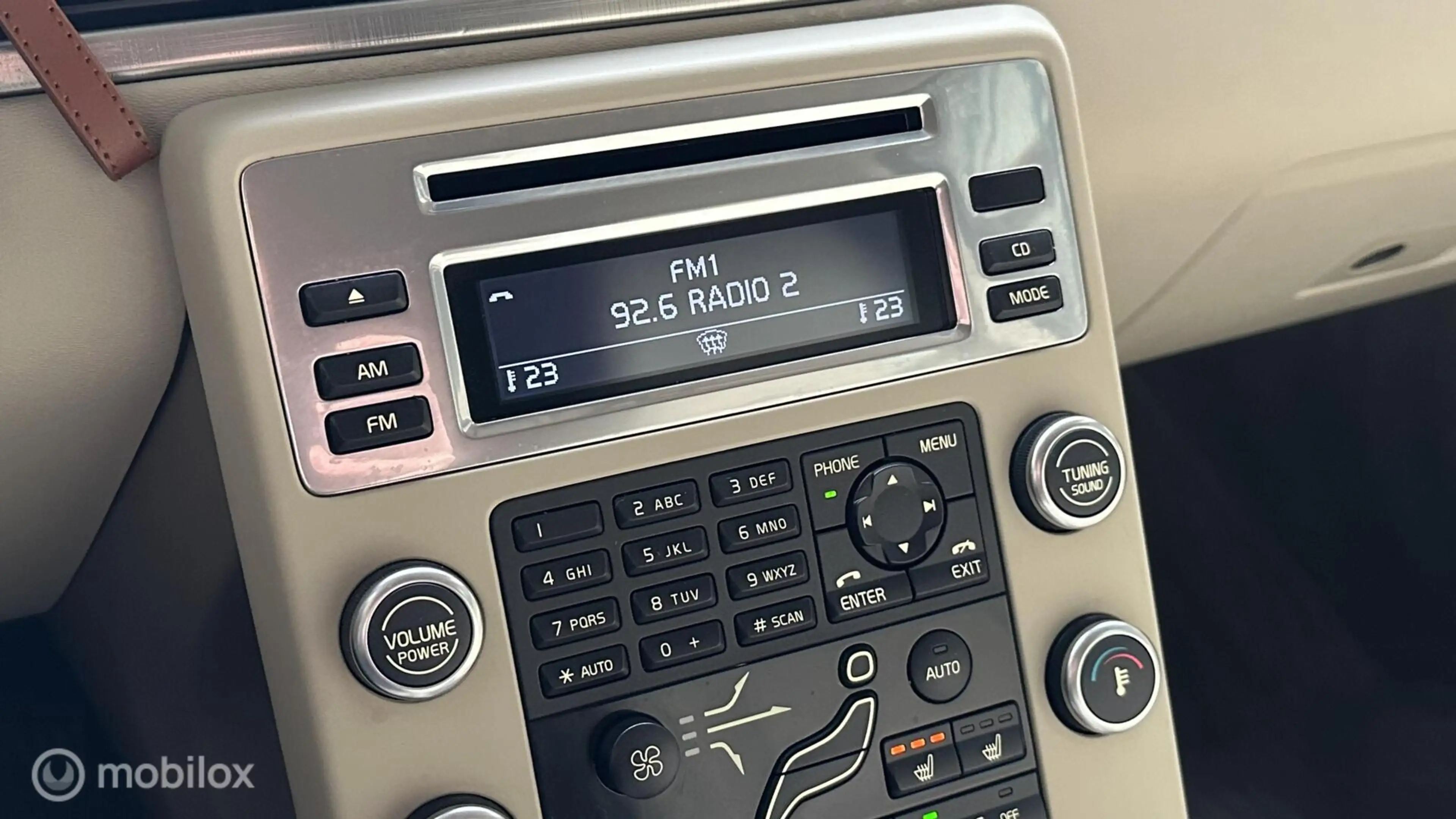 Volvo V70 3.0 T6 AWD Momentum NL AUTO / LEER — photo 10