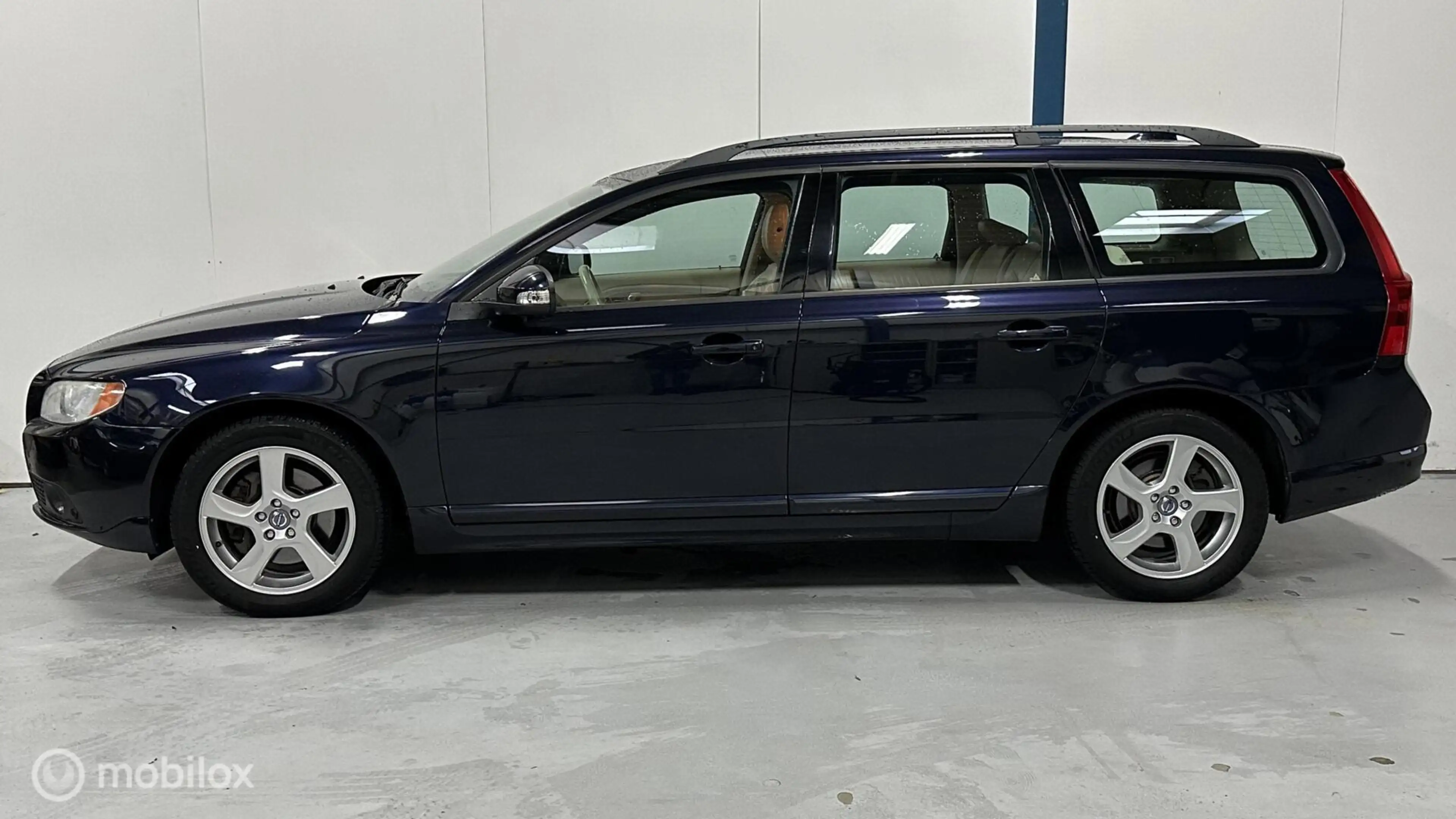Volvo V70 3.0 T6 AWD Momentum NL AUTO / LEER — photo 5