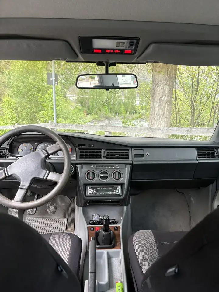 Mercedes-Benz 190 E 1,8, foto 6
