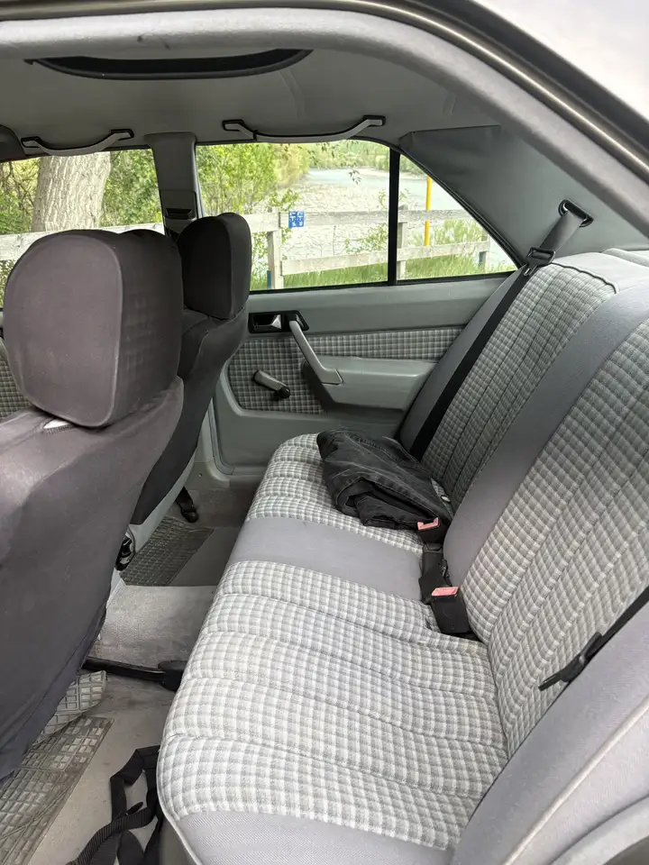 Mercedes-Benz 190 E 1,8, foto 7