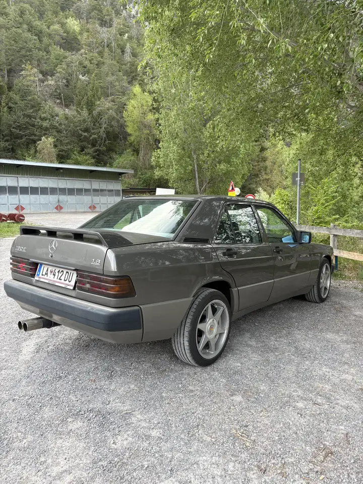 Mercedes-Benz 190 E 1,8, foto 4