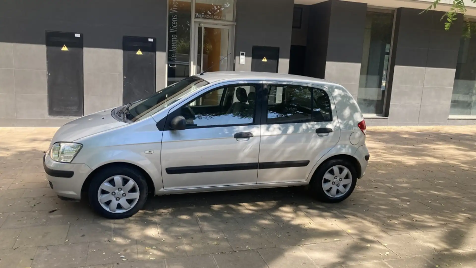 Hyundai Getz 1.1 Plateado - 2