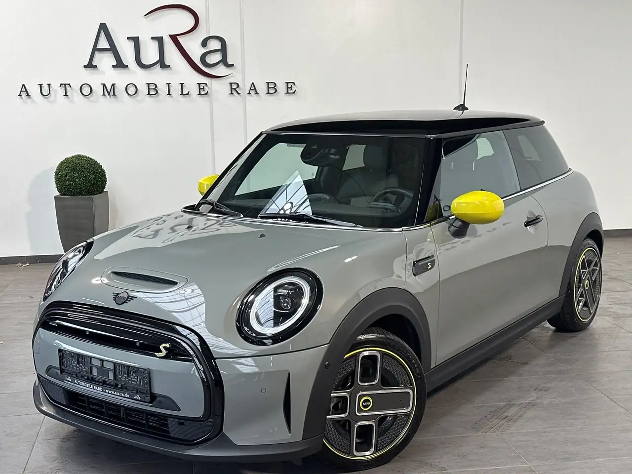MINI Cooper Electric Trim NAV+LED+KAM+SHZ+KEYLESS+DAB+KLIMA, миниатюра 2