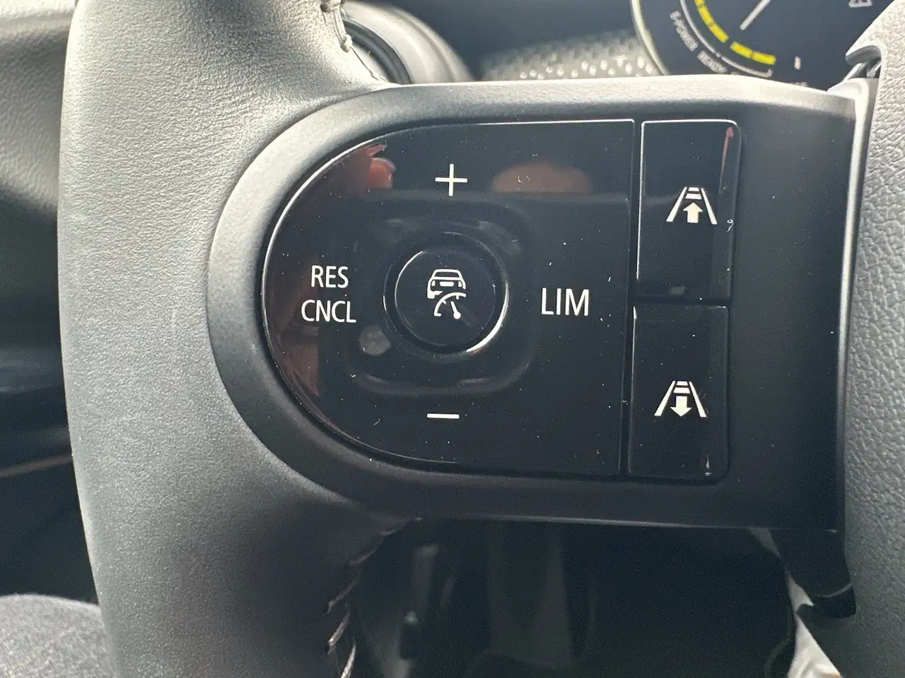 MINI Cooper Electric Trim NAV+LED+KAM+SHZ+KEYLESS+DAB+KLIMA, миниатюра 12