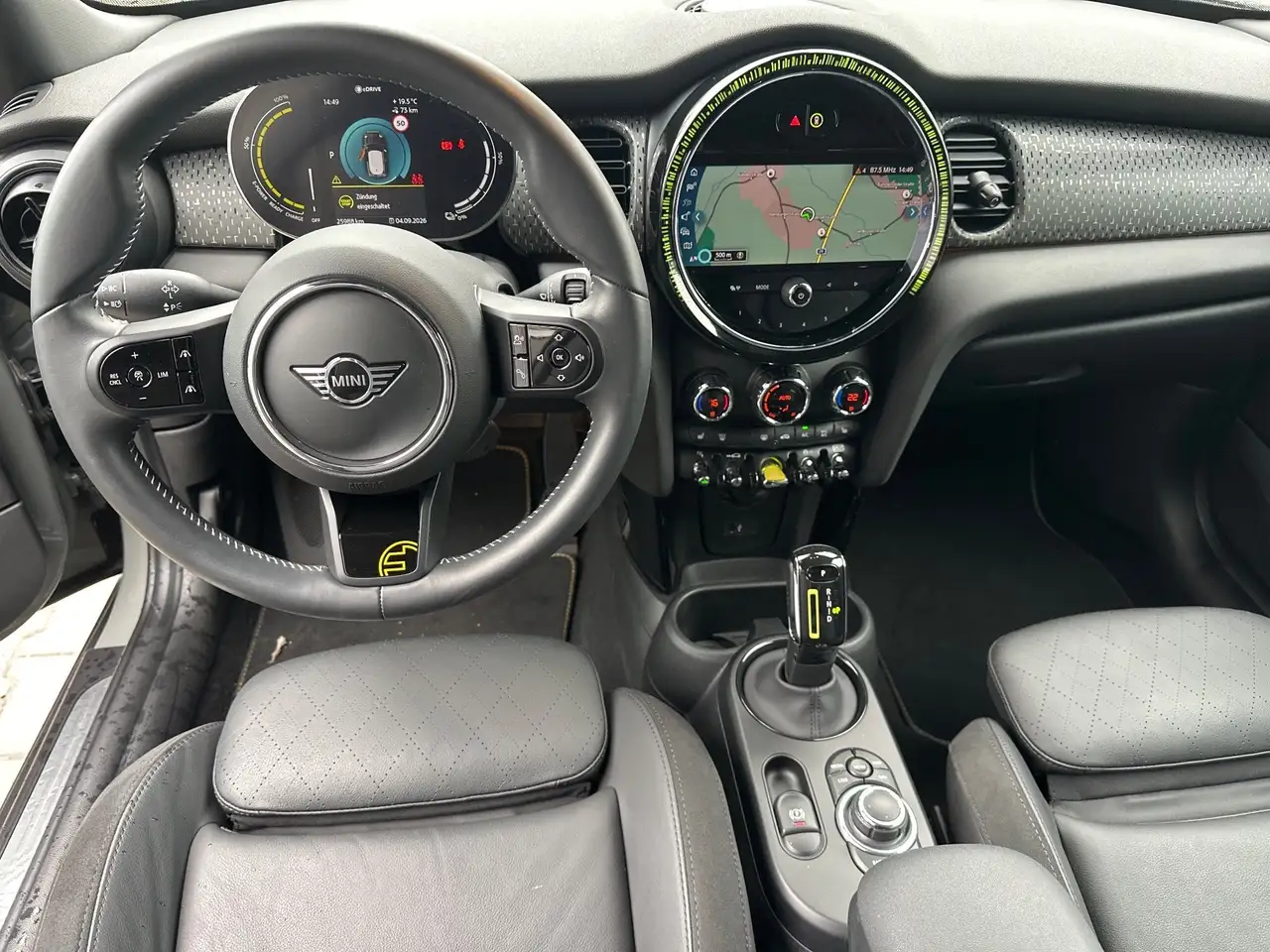 MINI Cooper Electric Trim NAV+LED+KAM+SHZ+KEYLESS+DAB+KLIMA, миниатюра 10