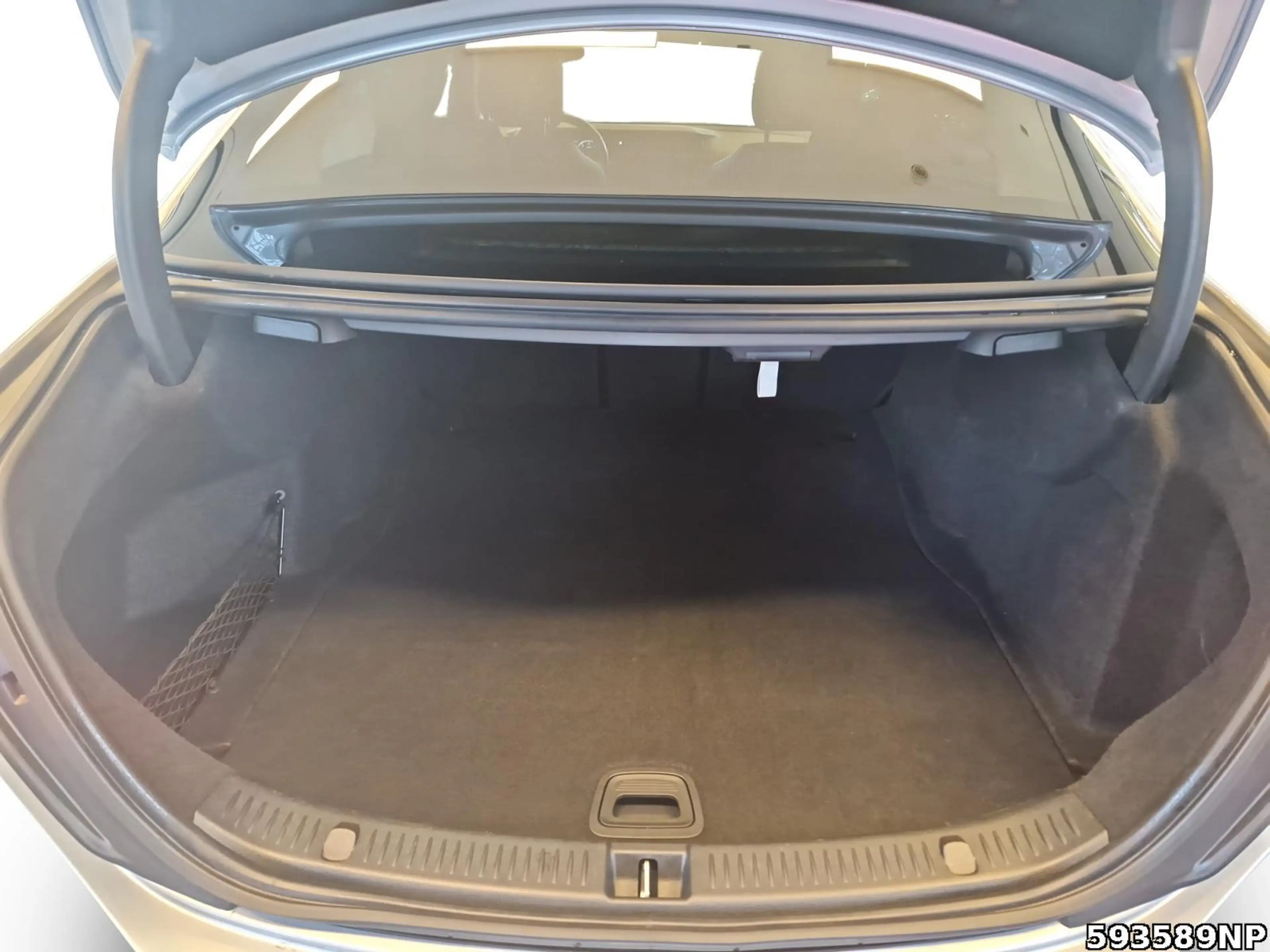 Mercedes-Benz E 450 4M Avantgarde 360° Distronic LED Ambiente — photo 6