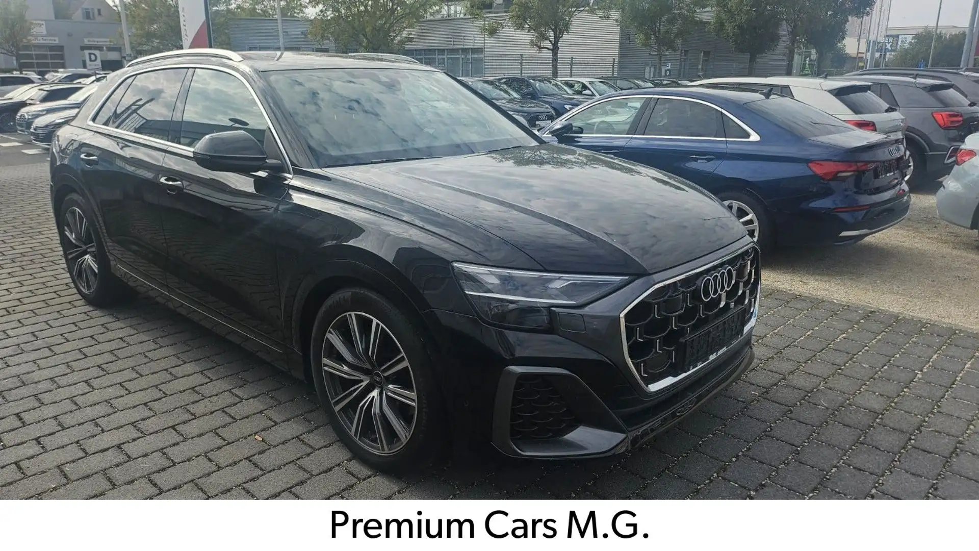 Audi Q8 50 TDI quattro Schwarz - 1