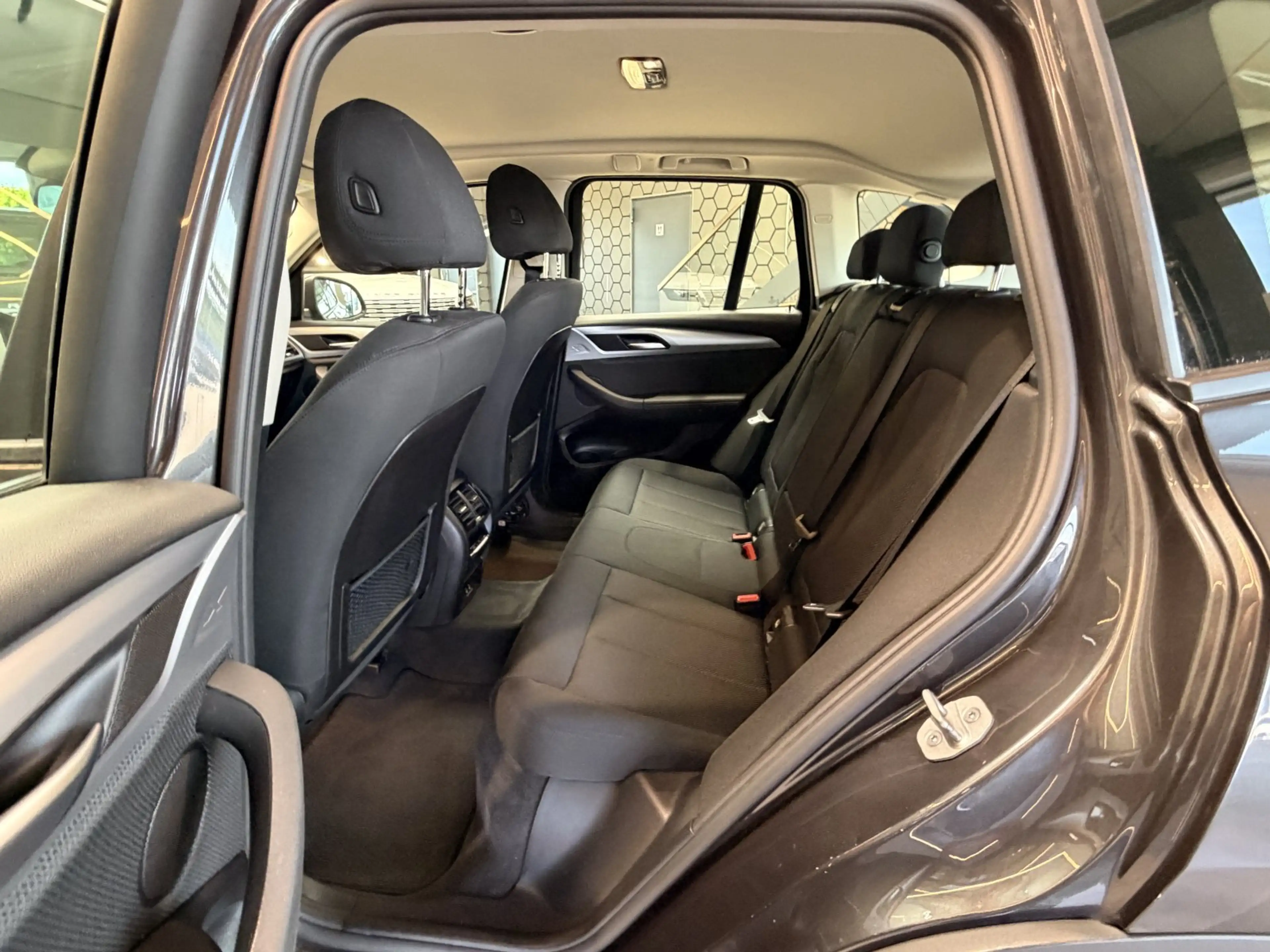 BMW X3 xDrive30e Advantage — photo 12