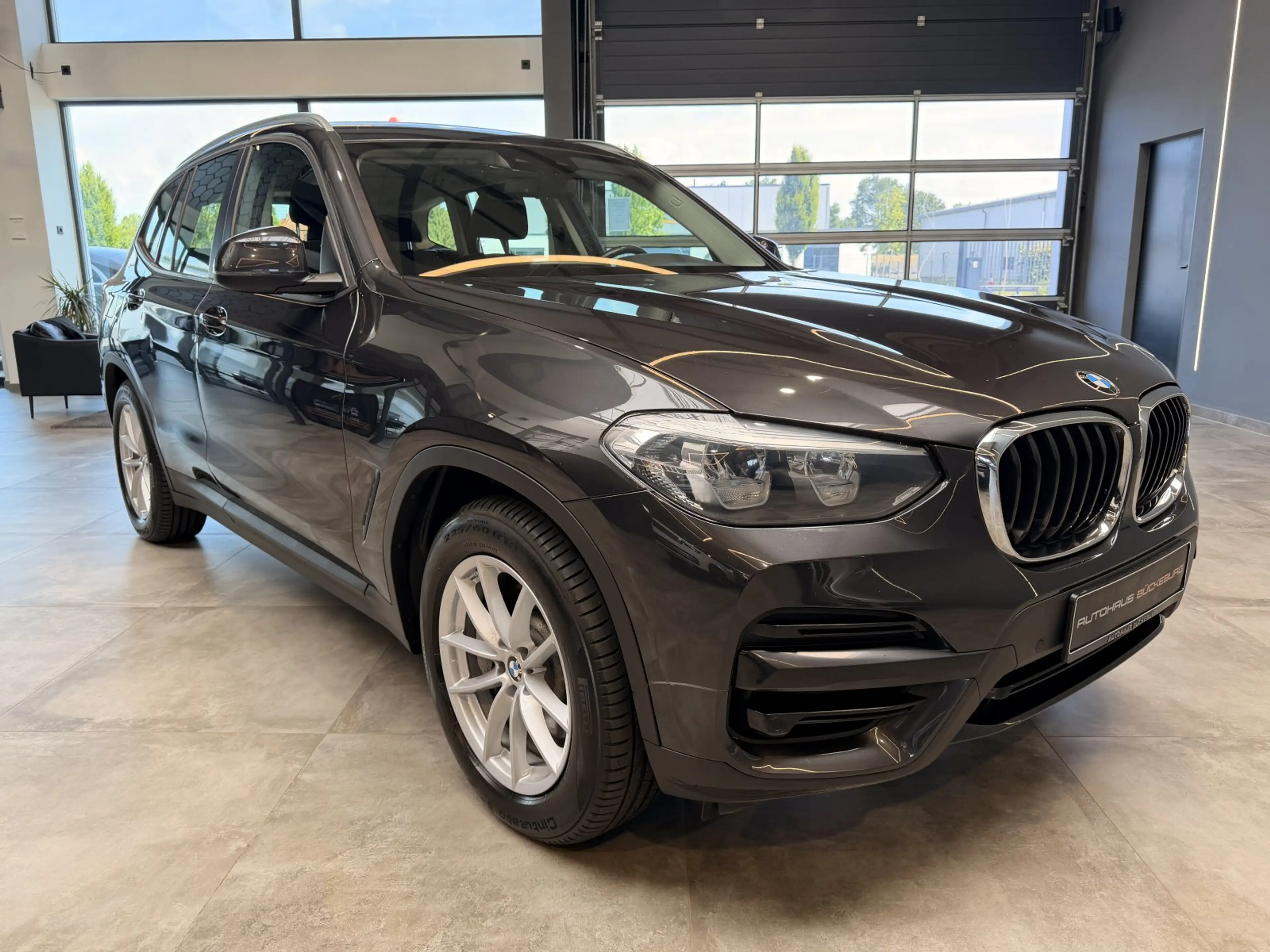 BMW X3 xDrive30e Advantage — photo 3