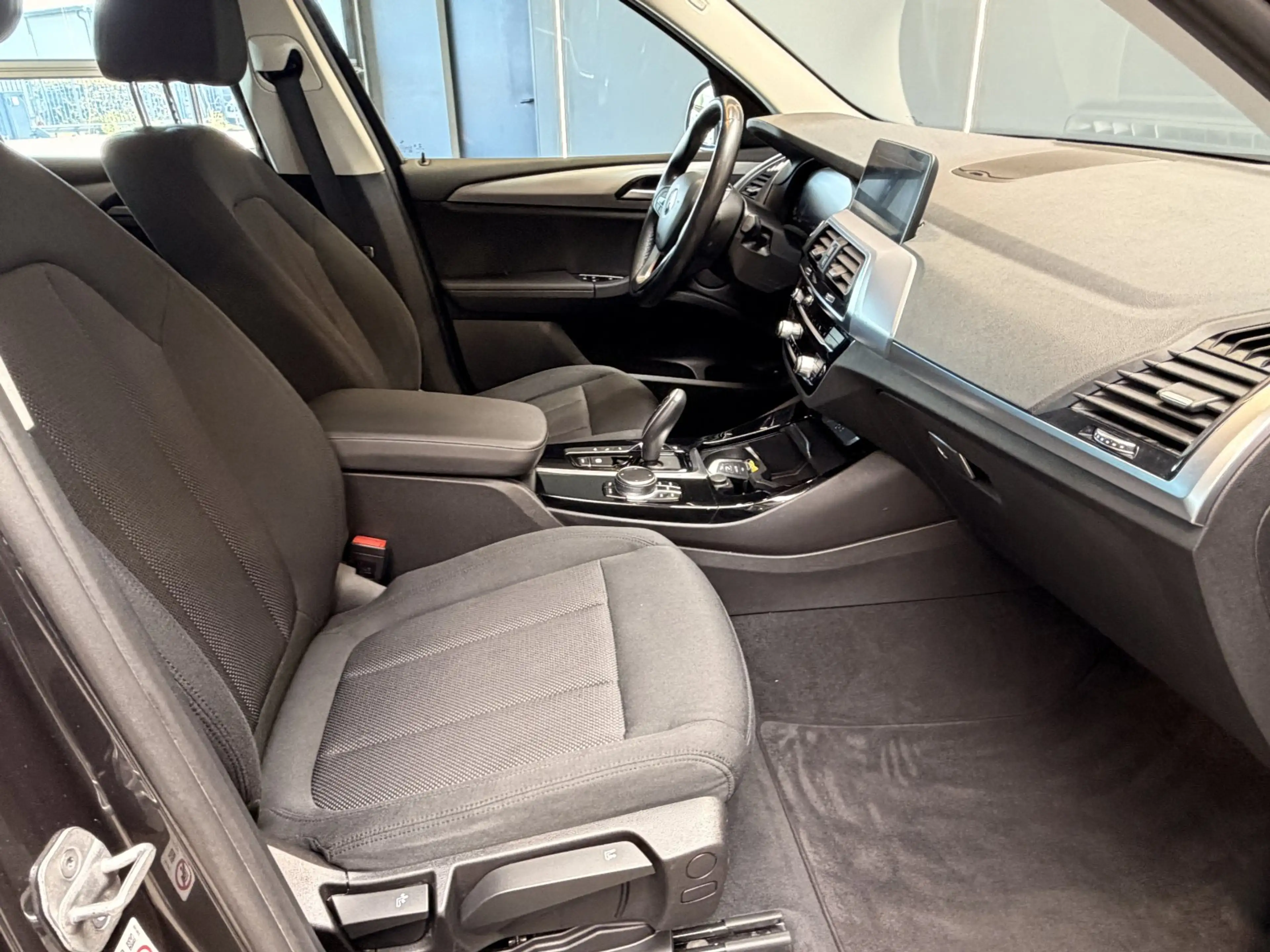 BMW X3 xDrive30e Advantage — photo 15