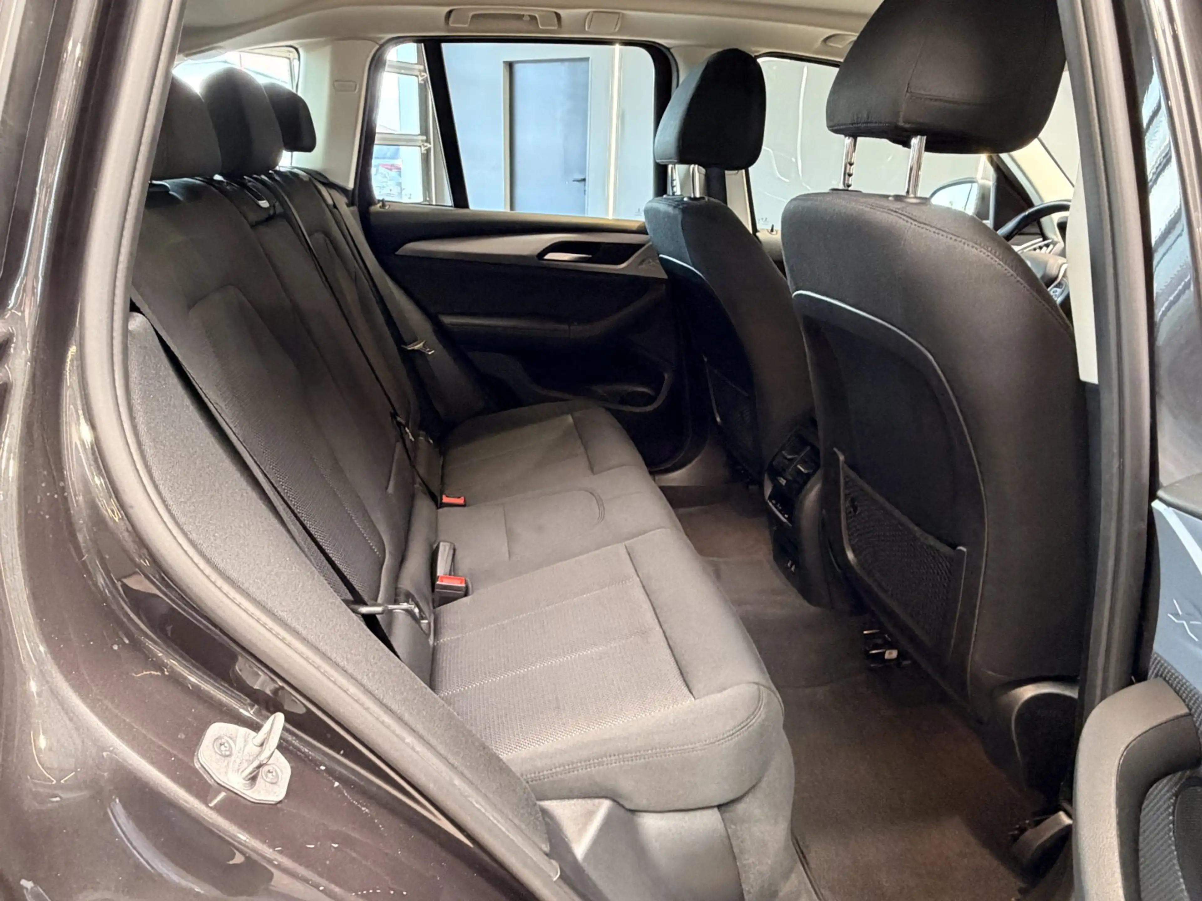 BMW X3 xDrive30e Advantage — photo 14